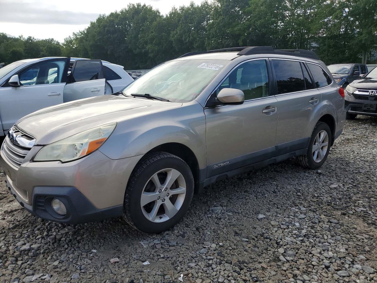 2014 Subaru Outback 2.5i Premium Beige vin: 4S4BRBCC8E3231939