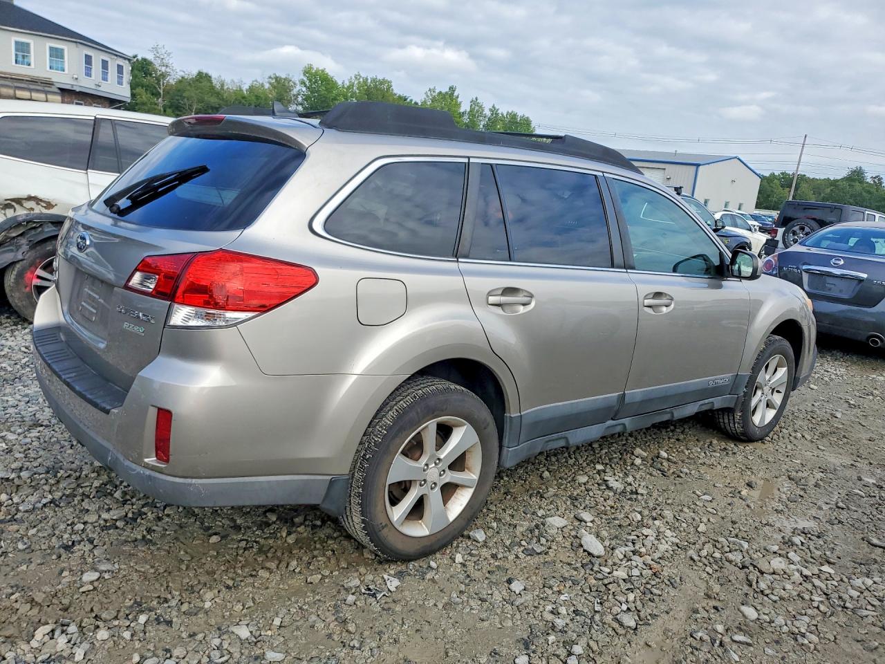 2014 Subaru Outback 2.5i Premium Beige vin: 4S4BRBCC8E3231939