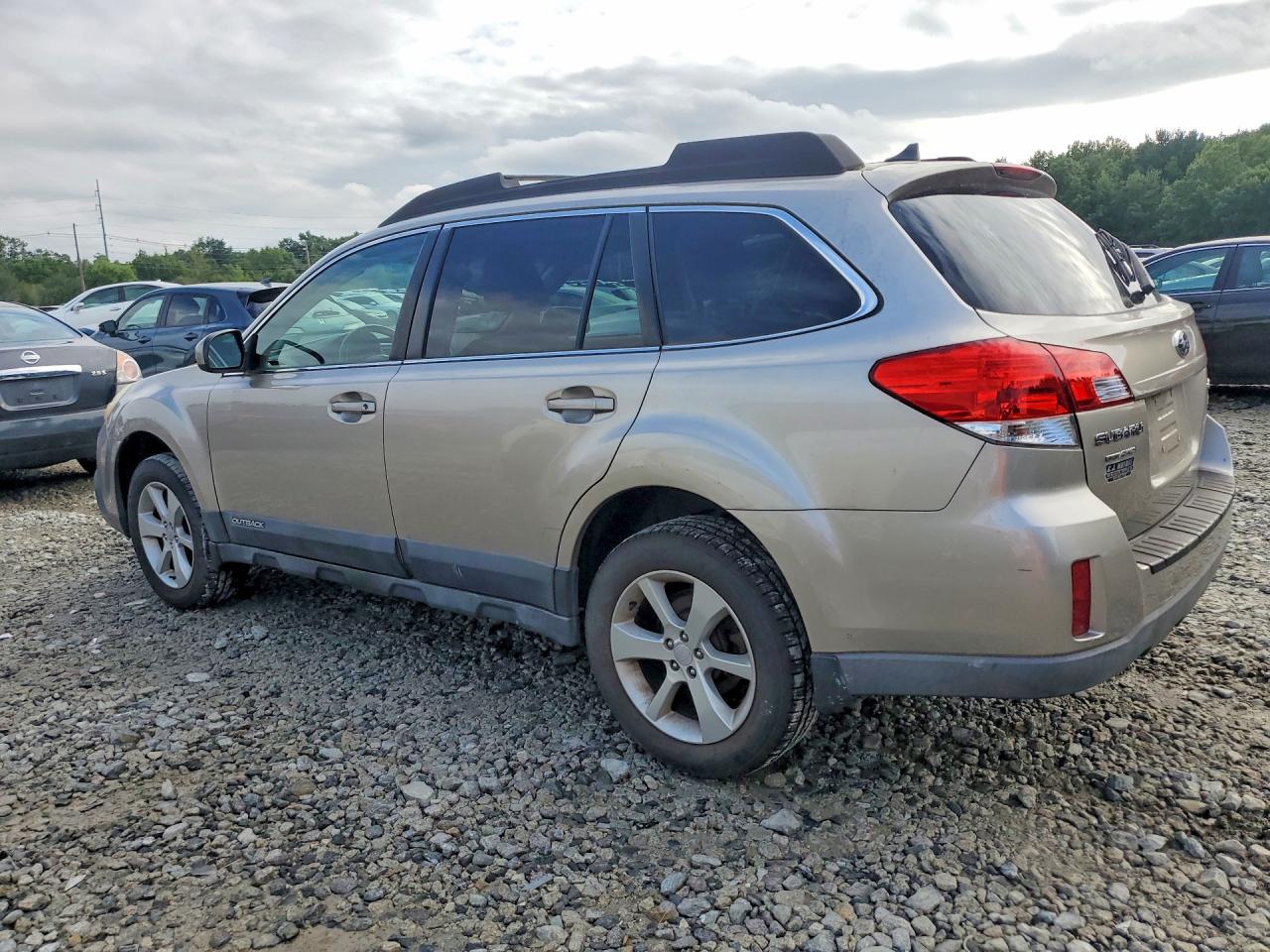 2014 Subaru Outback 2.5i Premium Beige vin: 4S4BRBCC8E3231939