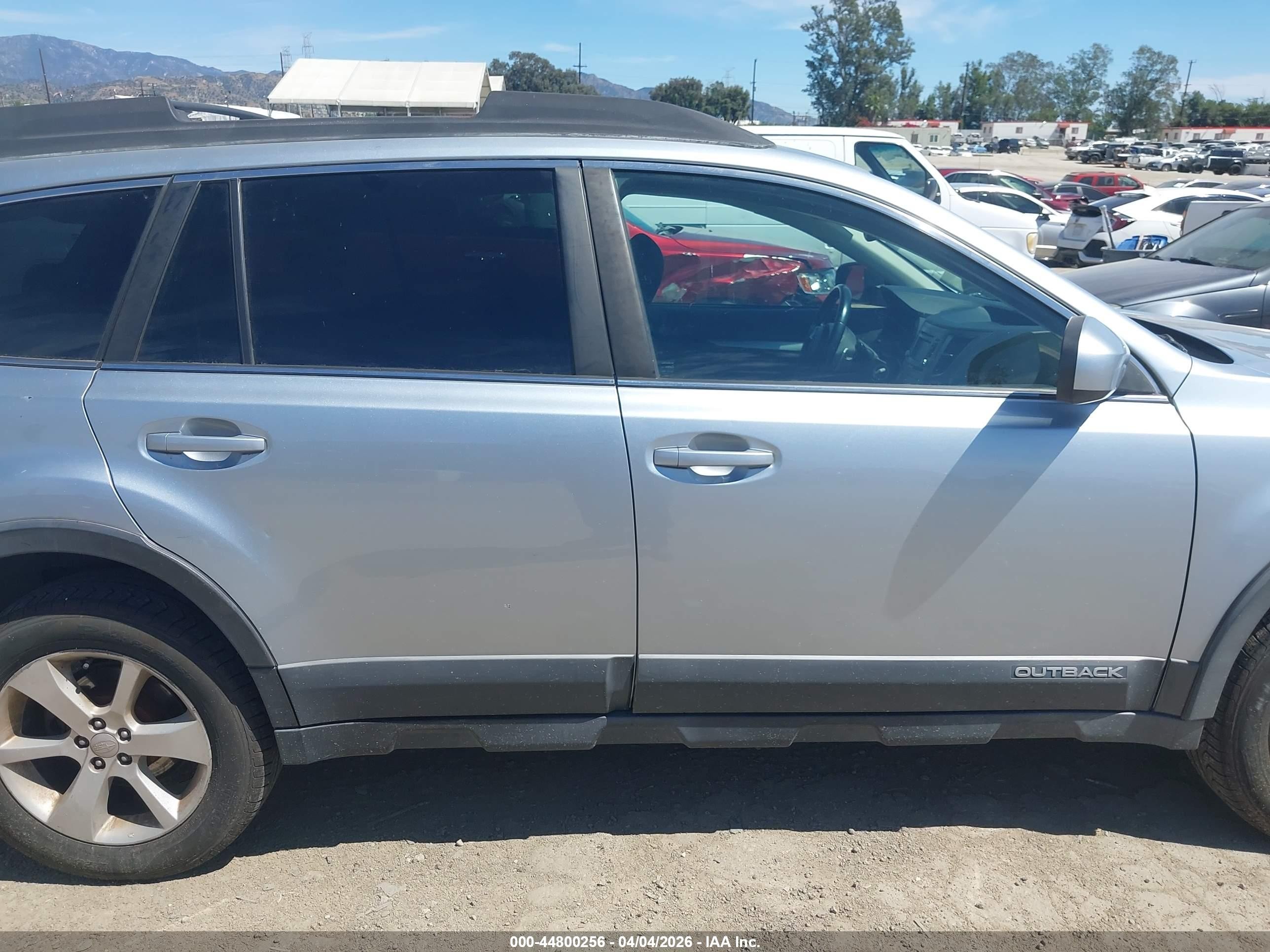 2014 Subaru Outback 2.5i Premium Gray vin: 4S4BRBCC8E3237532