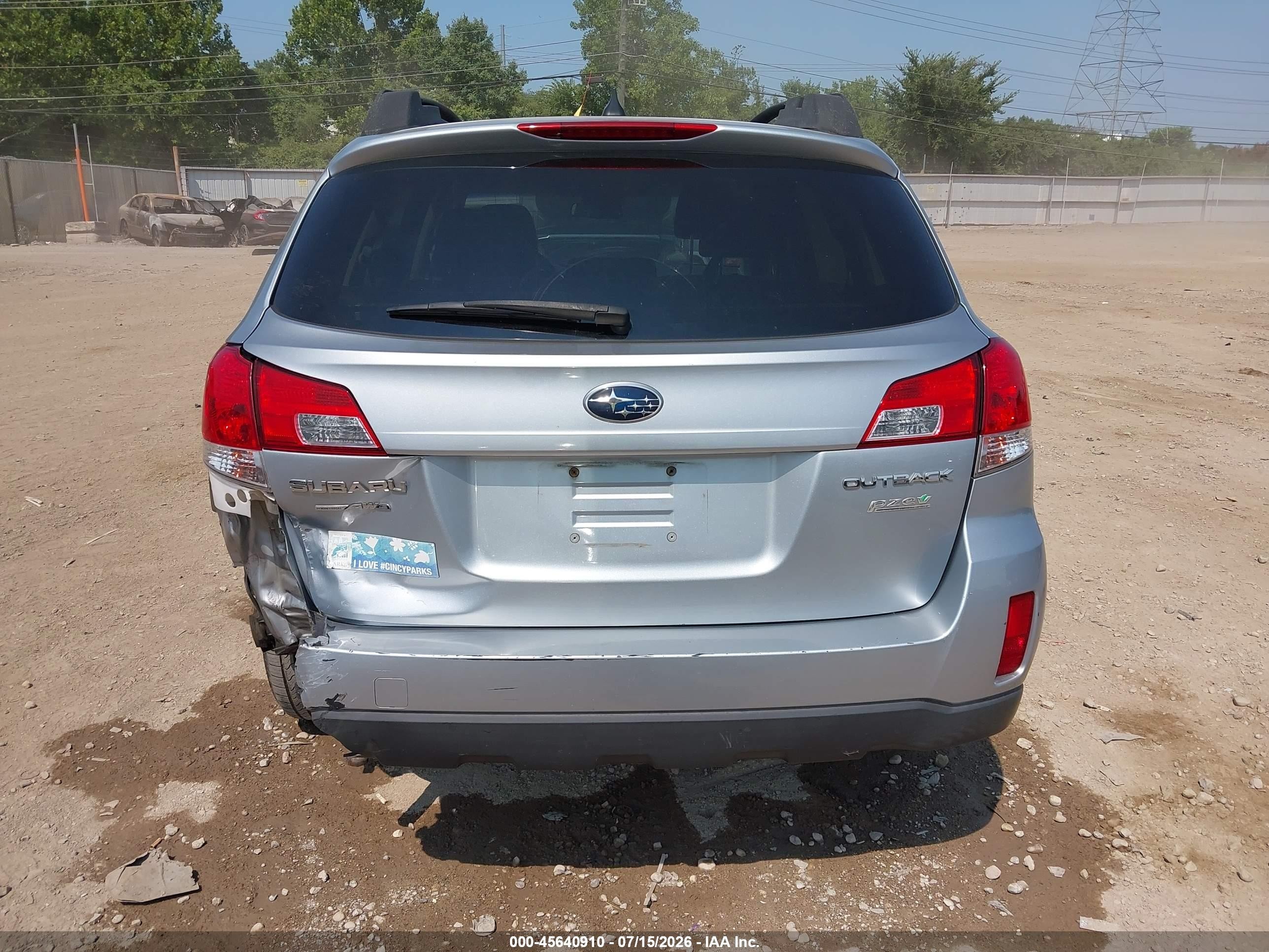 2014 Subaru Outback 2.5i Premium Silver vin: 4S4BRBCC8E3290215
