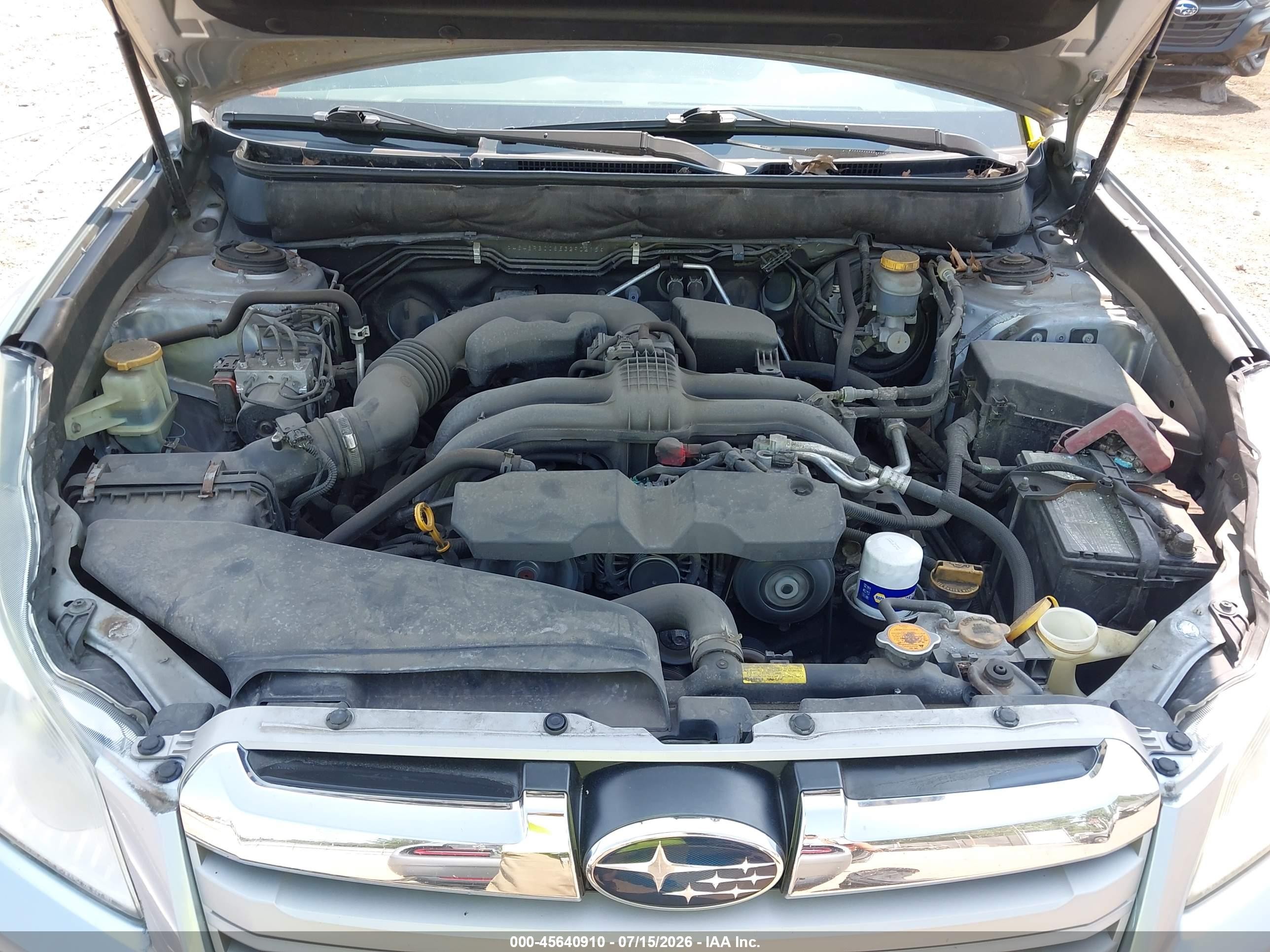 2014 Subaru Outback 2.5i Premium Silver vin: 4S4BRBCC8E3290215