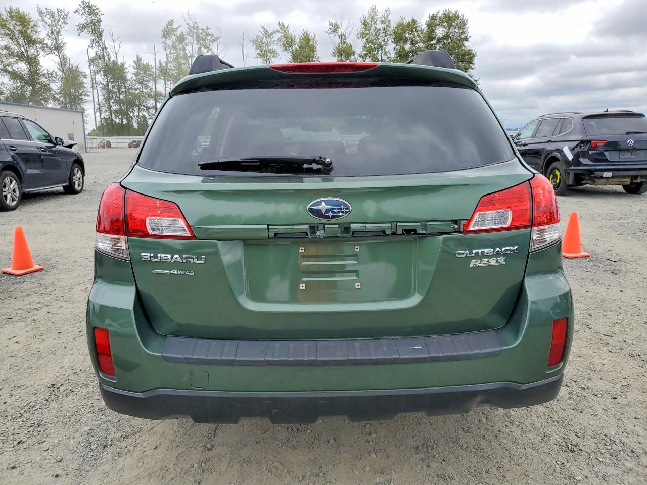 2010 Subaru Outback 2.5i Premium Green vin: 4S4BRBCC9A3314919