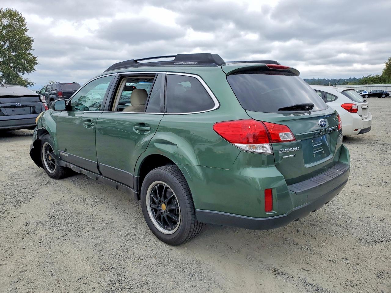 2010 Subaru Outback 2.5i Premium Green vin: 4S4BRBCC9A3314919