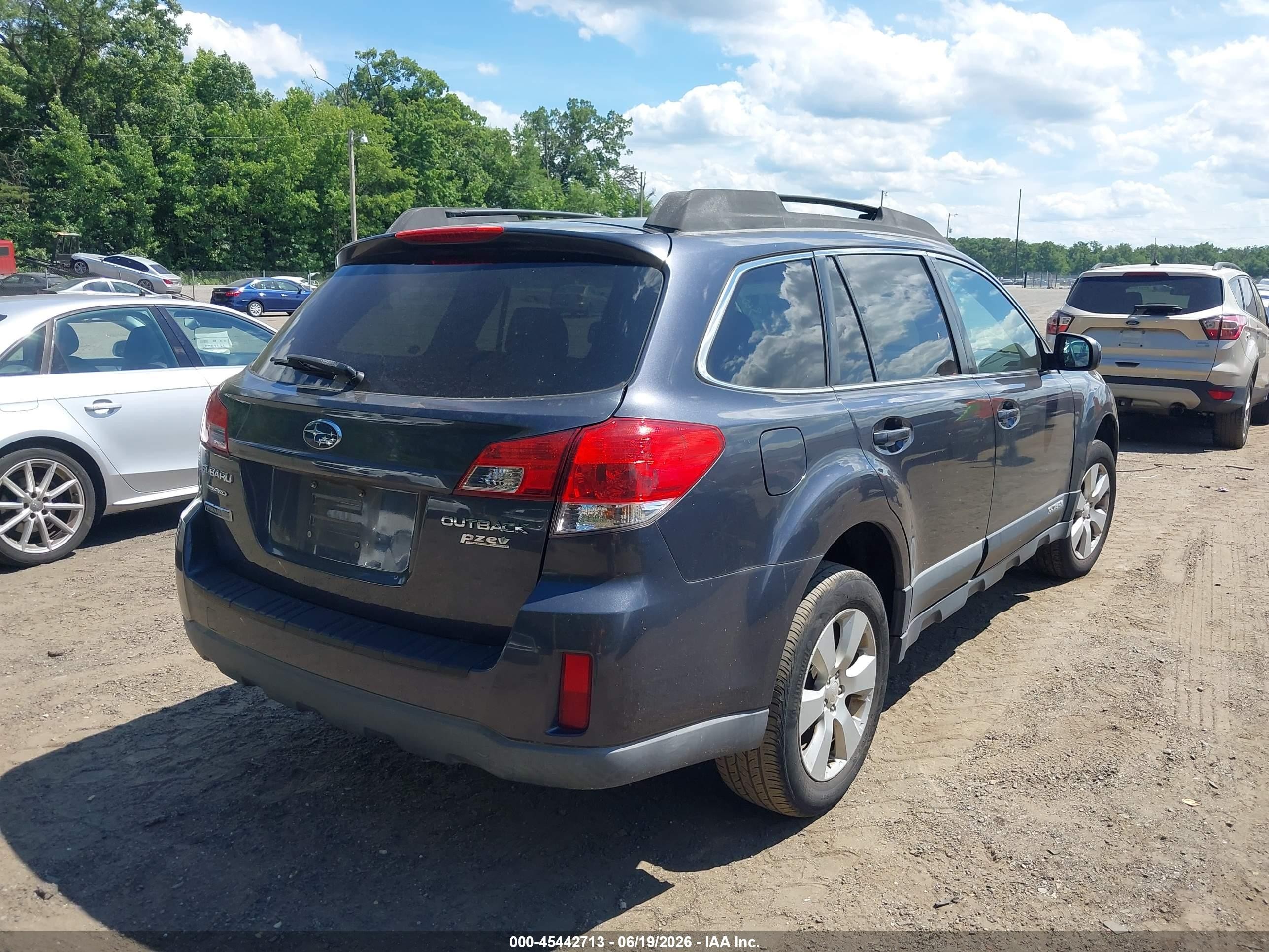 2011 Subaru Outback 2.5i Premium Gray vin: 4S4BRBCC9B3328515