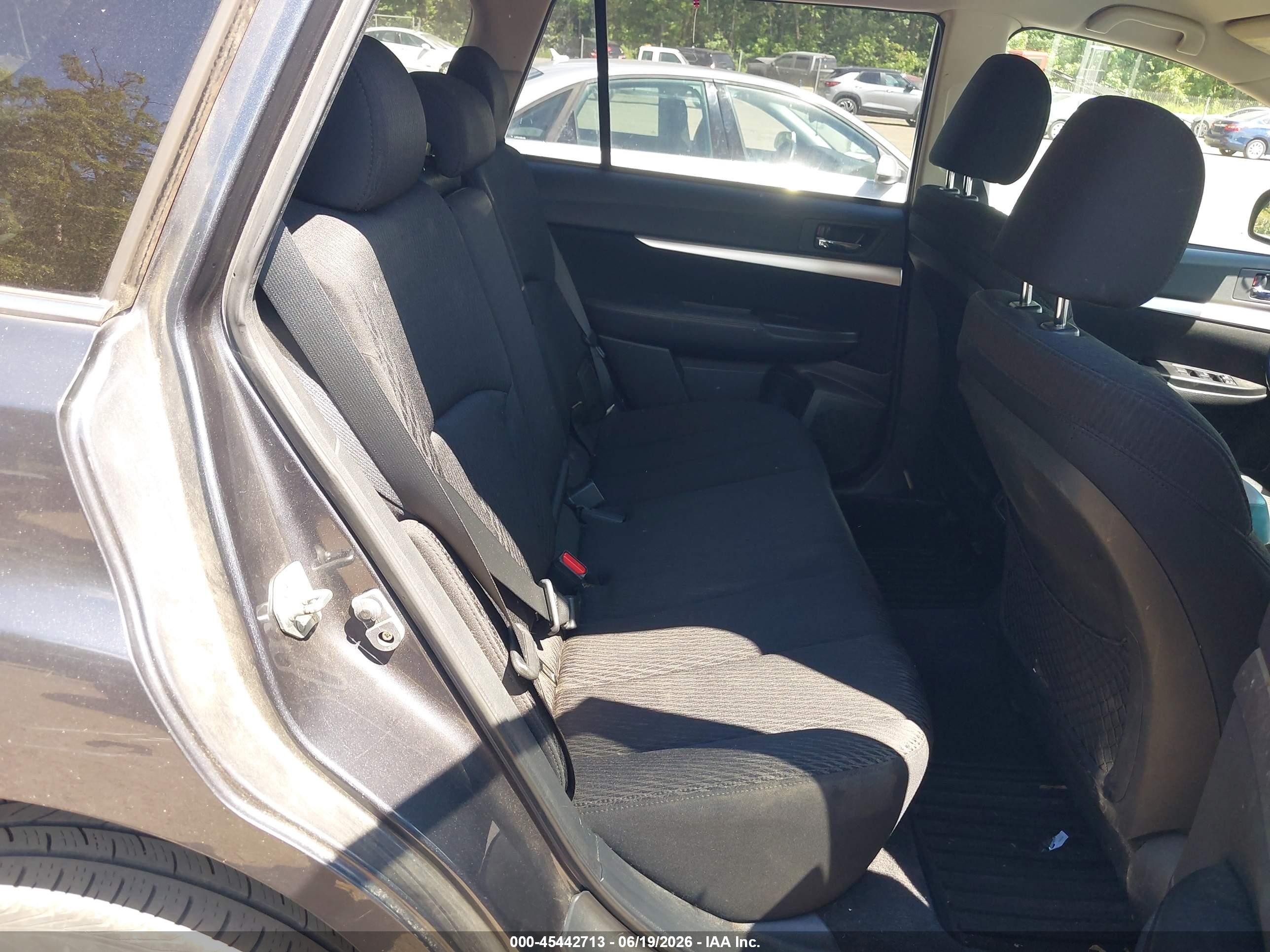 2011 Subaru Outback 2.5i Premium Gray vin: 4S4BRBCC9B3328515