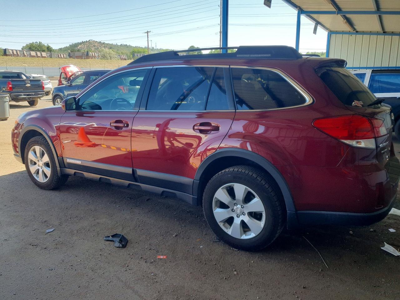 2011 Subaru Outback 2.5i Premium Red vin: 4S4BRBCC9B3333942