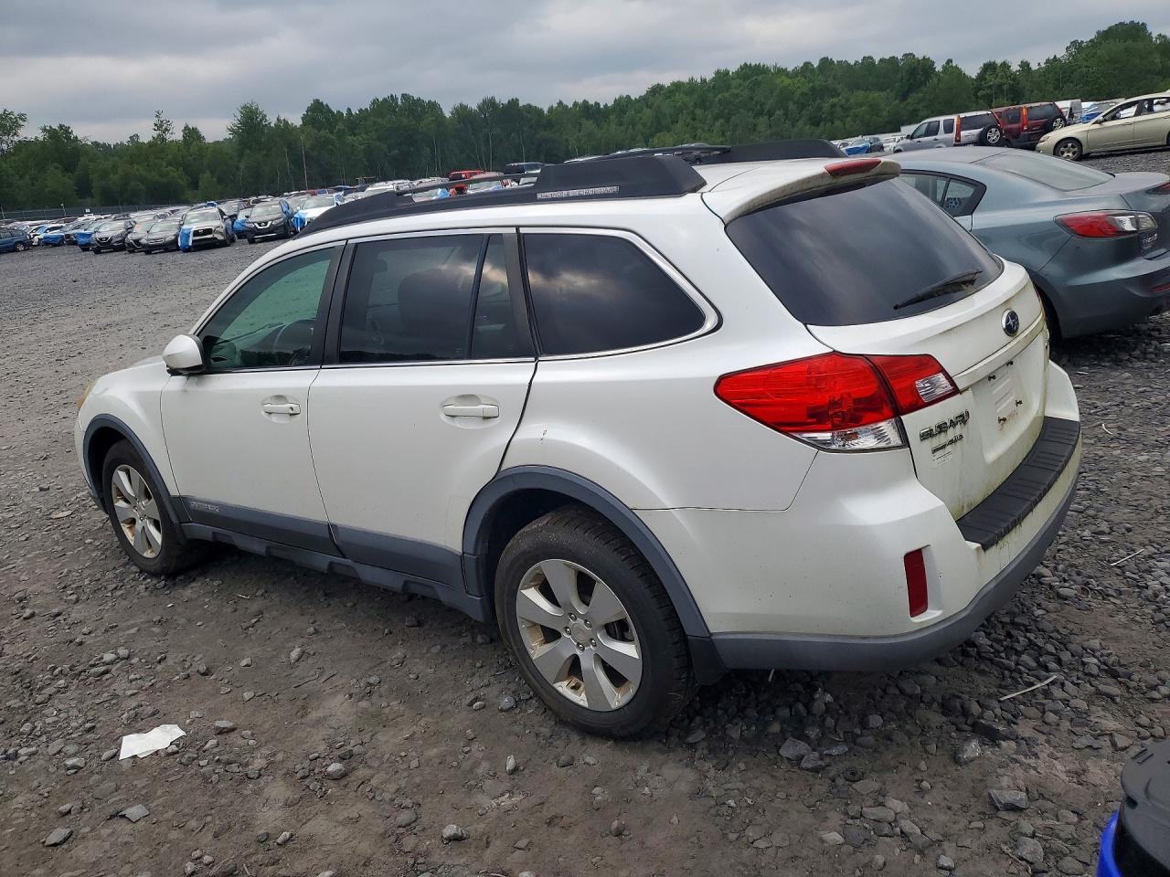 2011 Subaru Outback 2.5i Premium White vin: 4S4BRBCC9B3345038