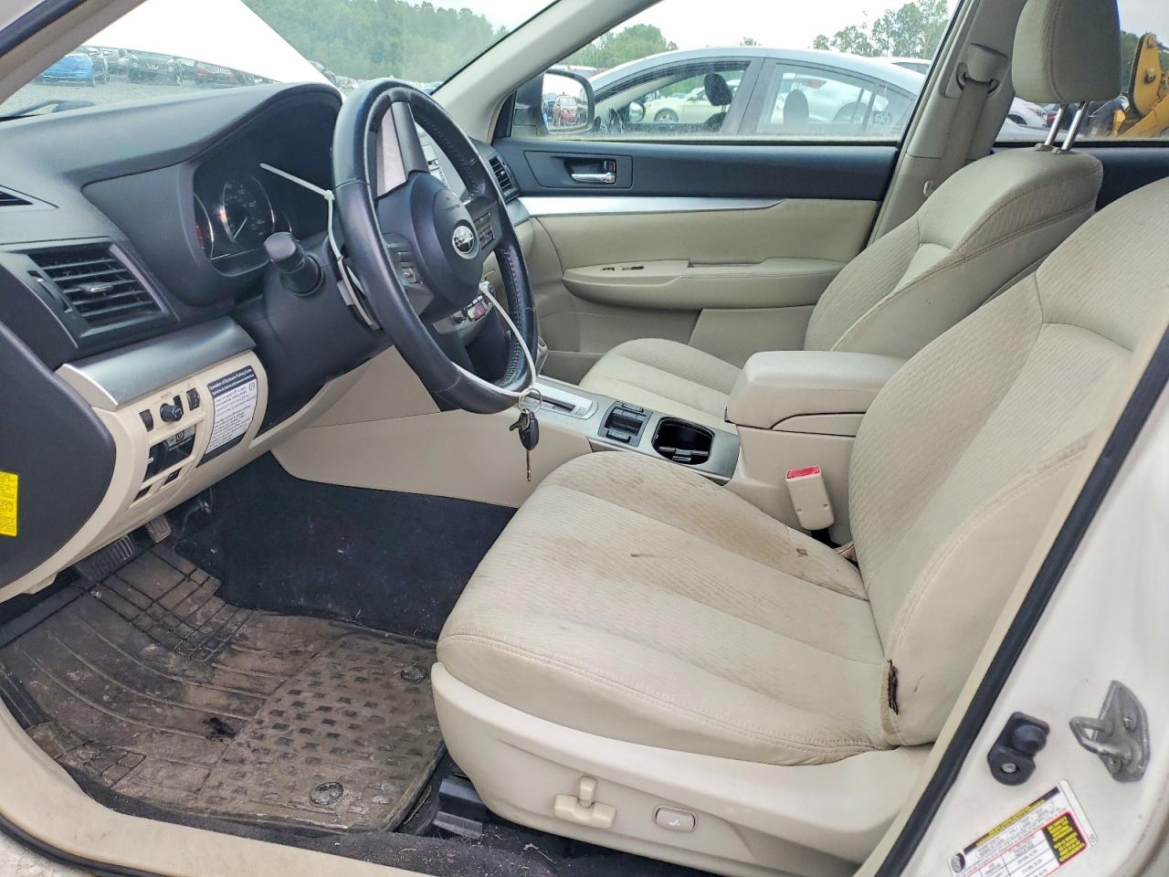 2011 Subaru Outback 2.5i Premium White vin: 4S4BRBCC9B3345038