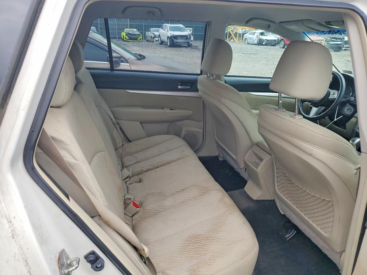 2011 Subaru Outback 2.5i Premium White vin: 4S4BRBCC9B3345038