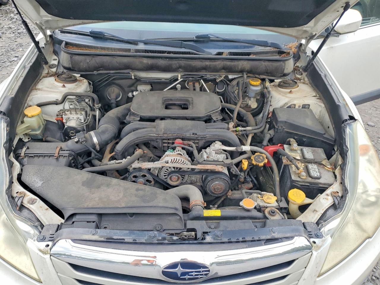 2011 Subaru Outback 2.5i Premium White vin: 4S4BRBCC9B3345038