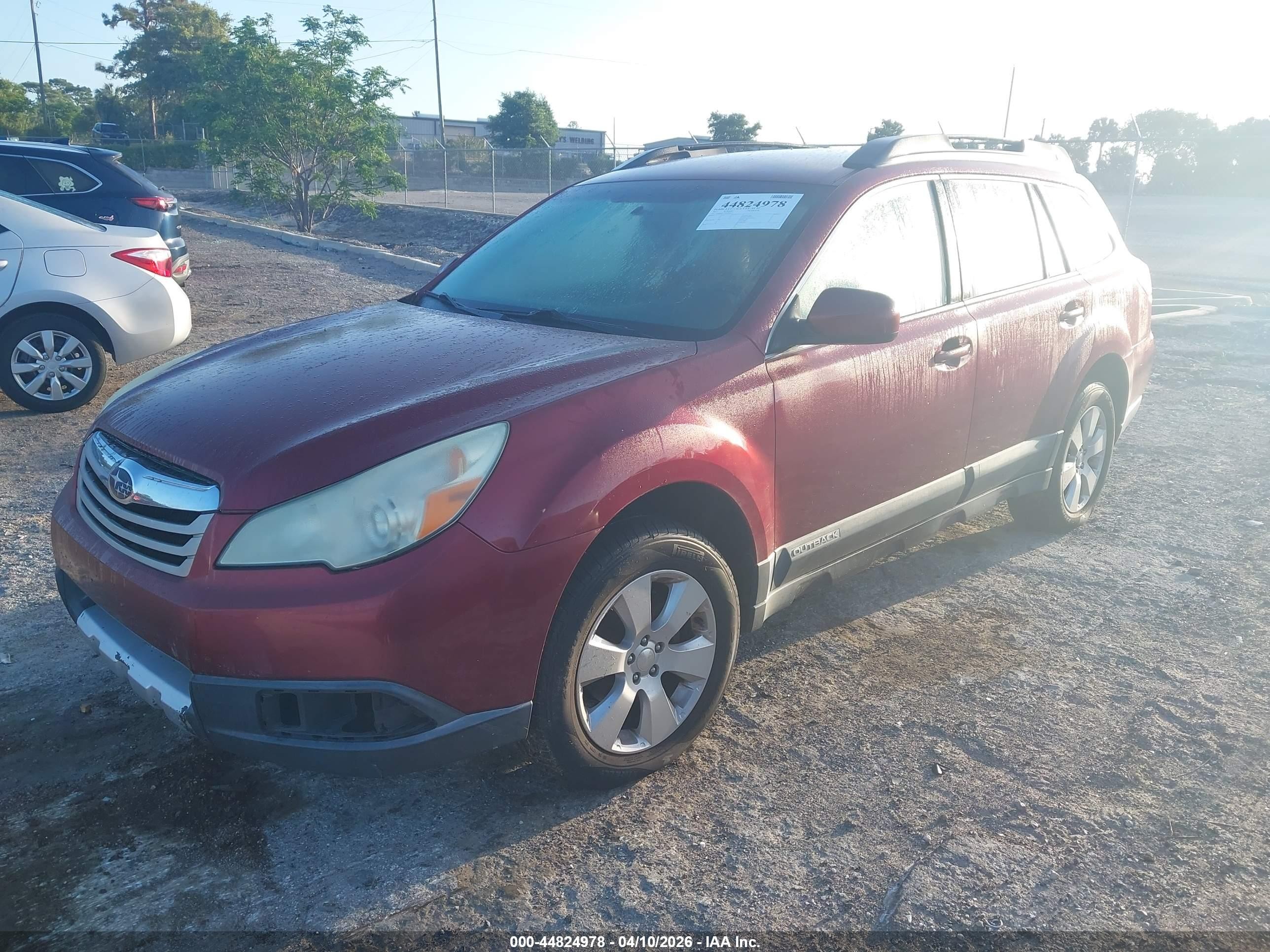 2011 Subaru Outback 2.5i Premium Burgundy vin: 4S4BRBCC9B3363913