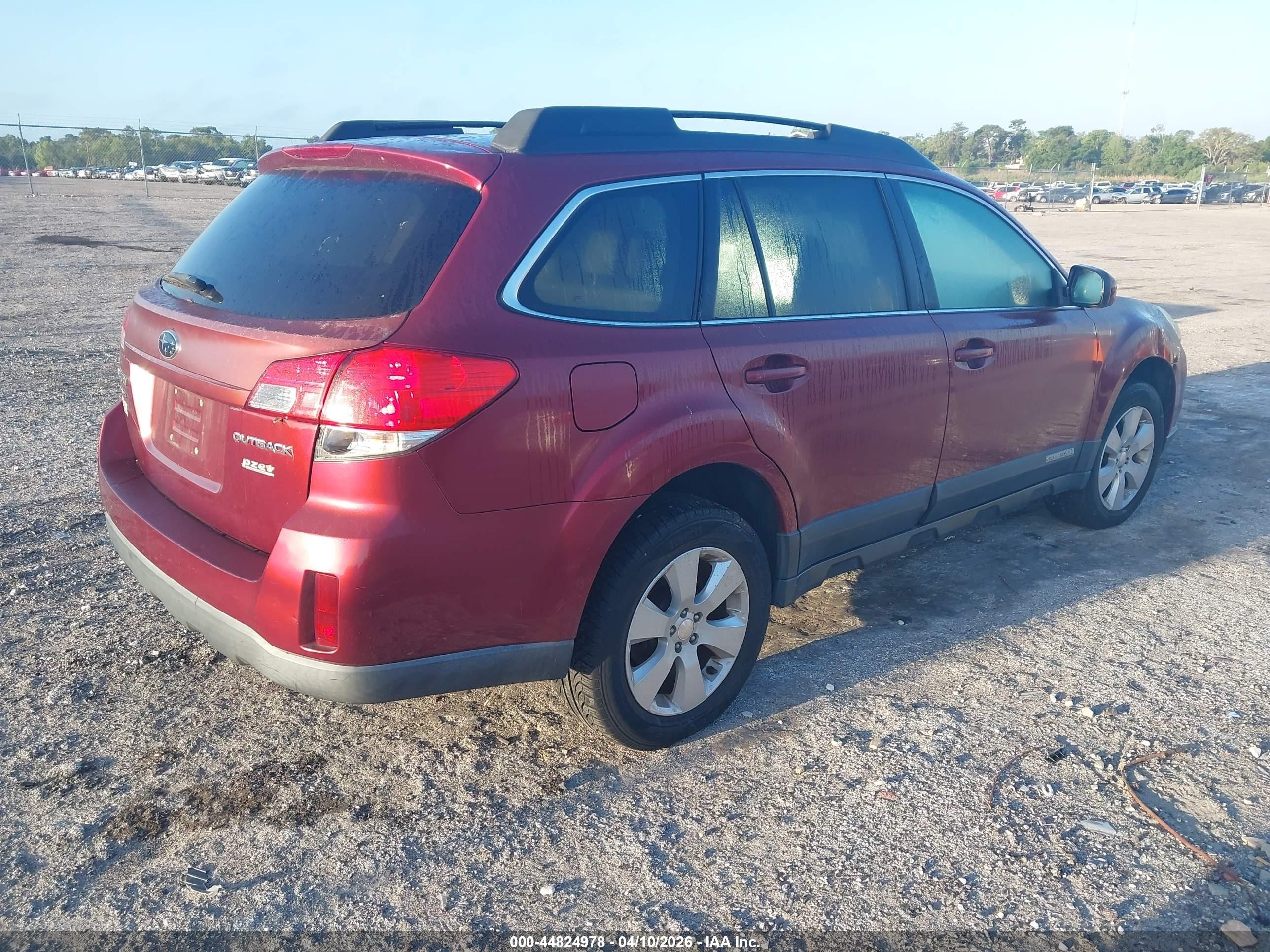 2011 Subaru Outback 2.5i Premium Burgundy vin: 4S4BRBCC9B3363913
