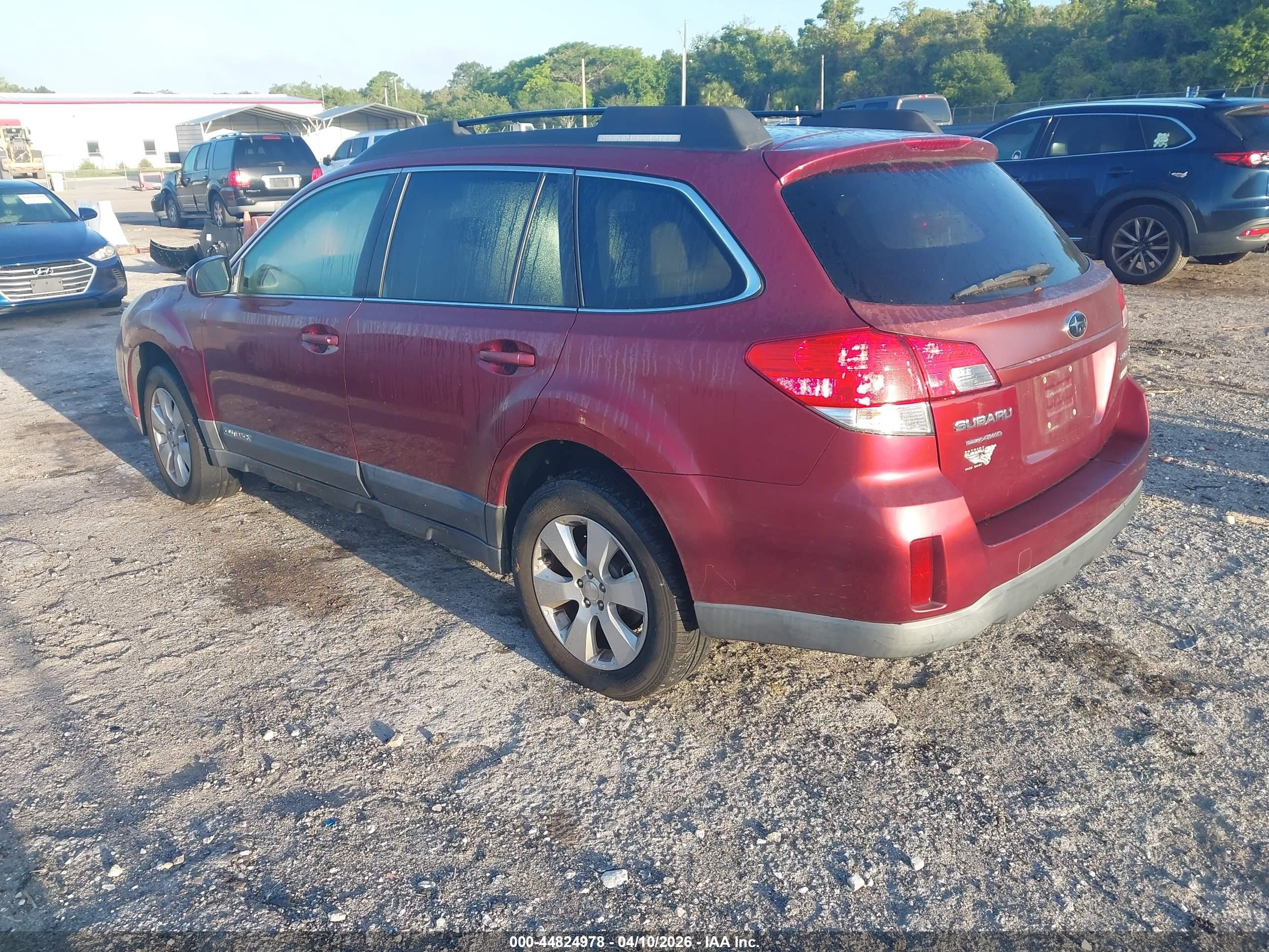 2011 Subaru Outback 2.5i Premium Burgundy vin: 4S4BRBCC9B3363913
