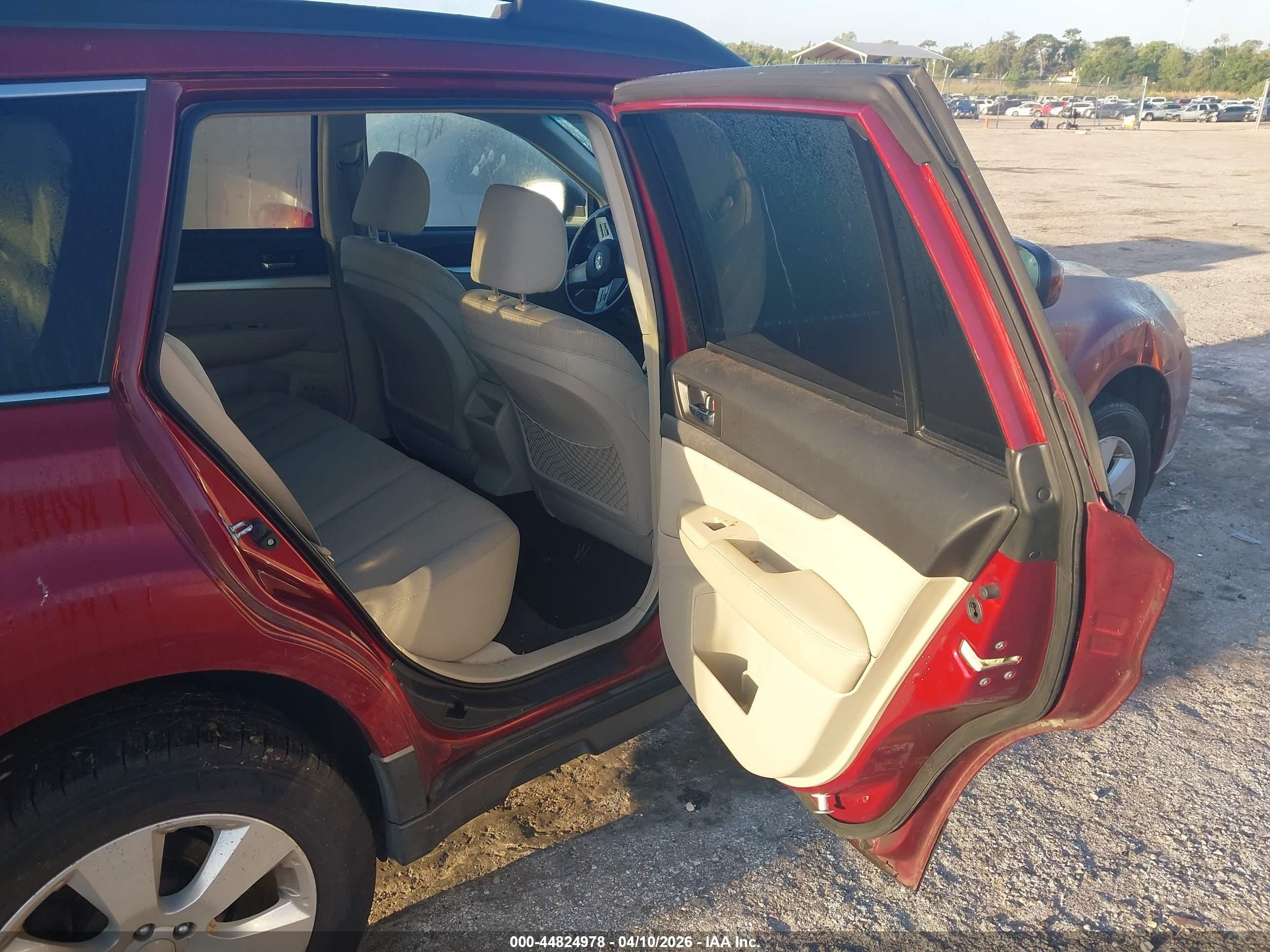 2011 Subaru Outback 2.5i Premium Burgundy vin: 4S4BRBCC9B3363913