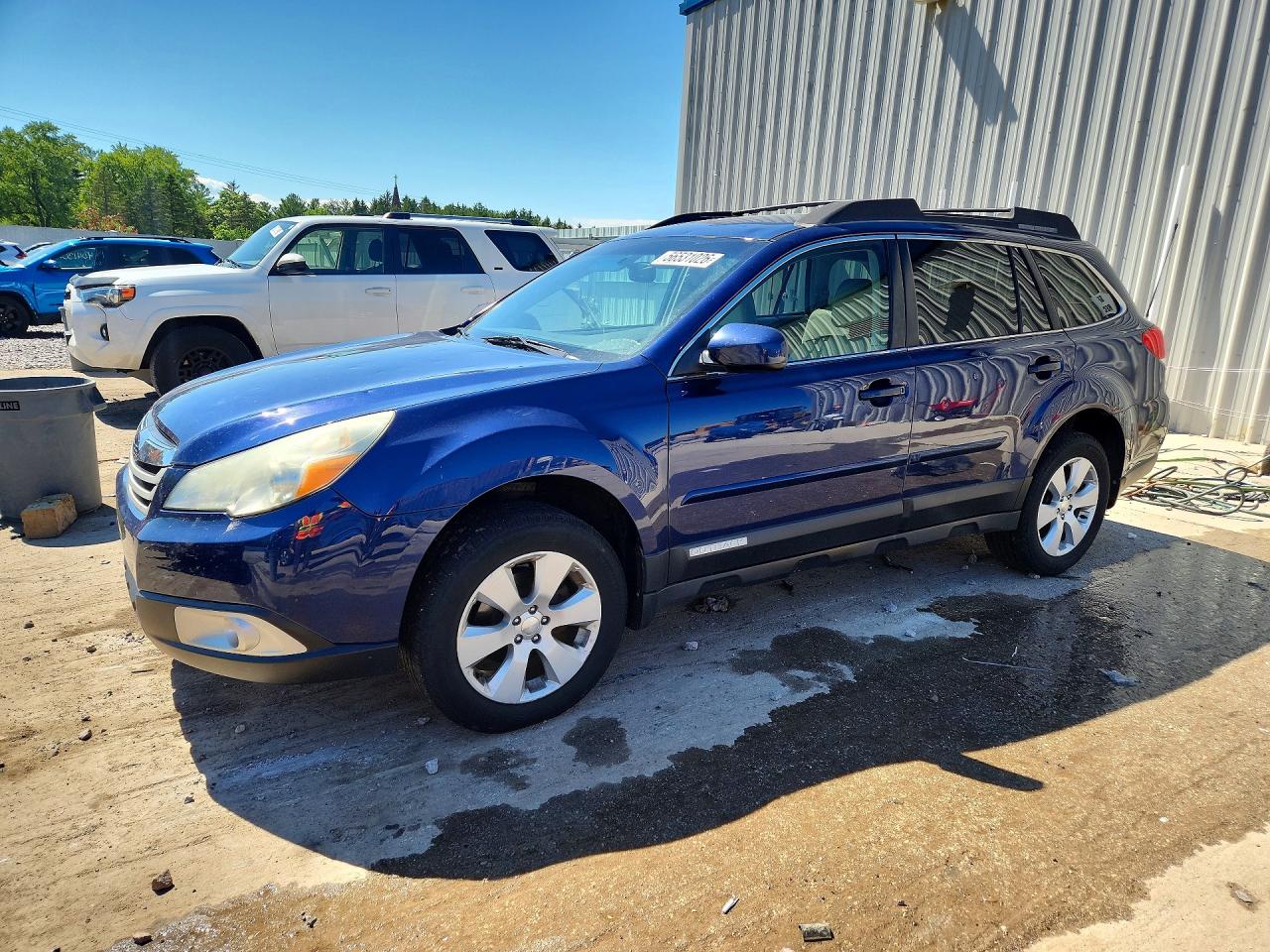 2011 Subaru Outback 2.5i Premium Blue vin: 4S4BRBCC9B3420885