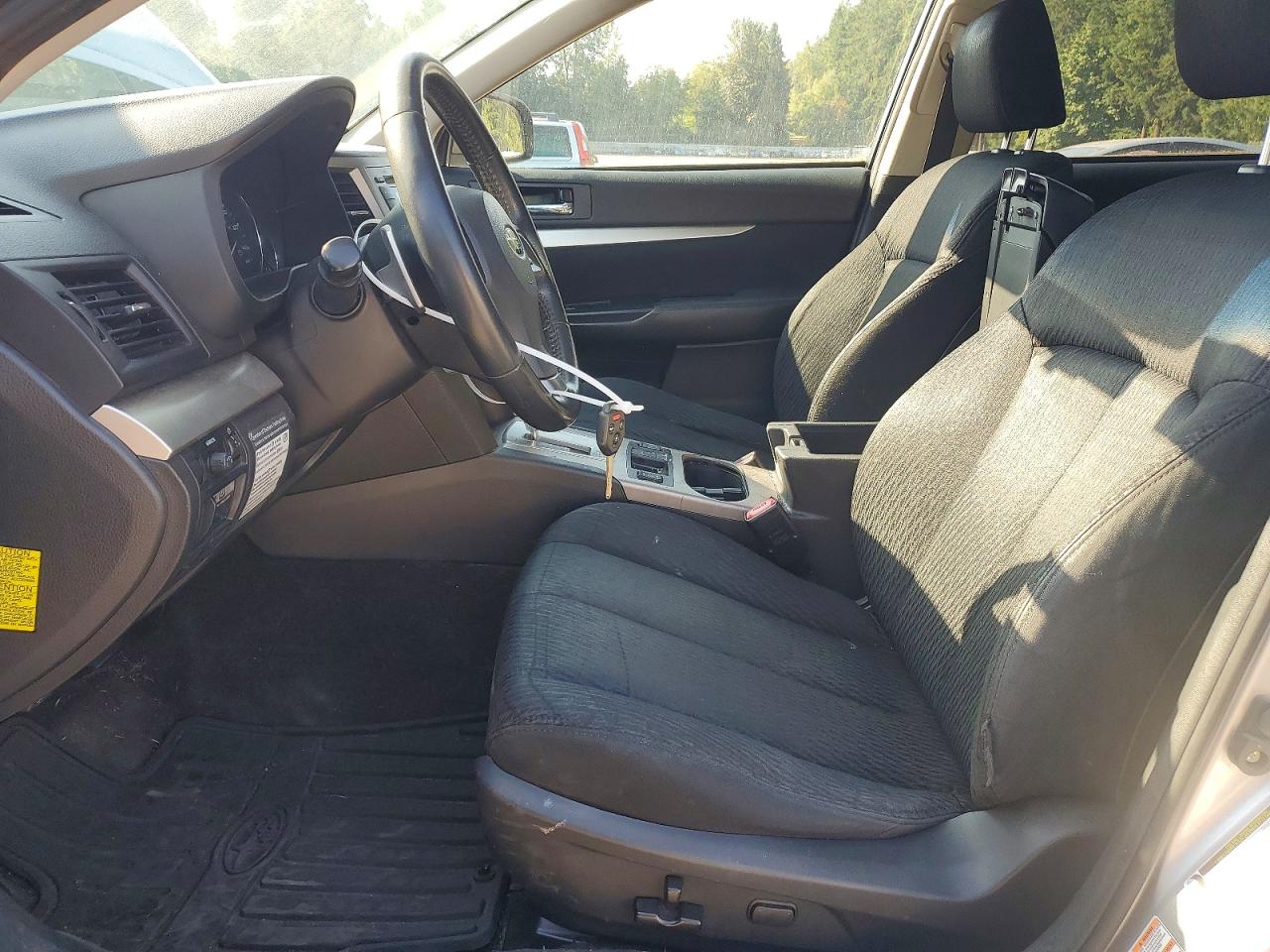 2012 Subaru Outback 2.5i Premium Серебряный vin: 4S4BRBCC9C3265711