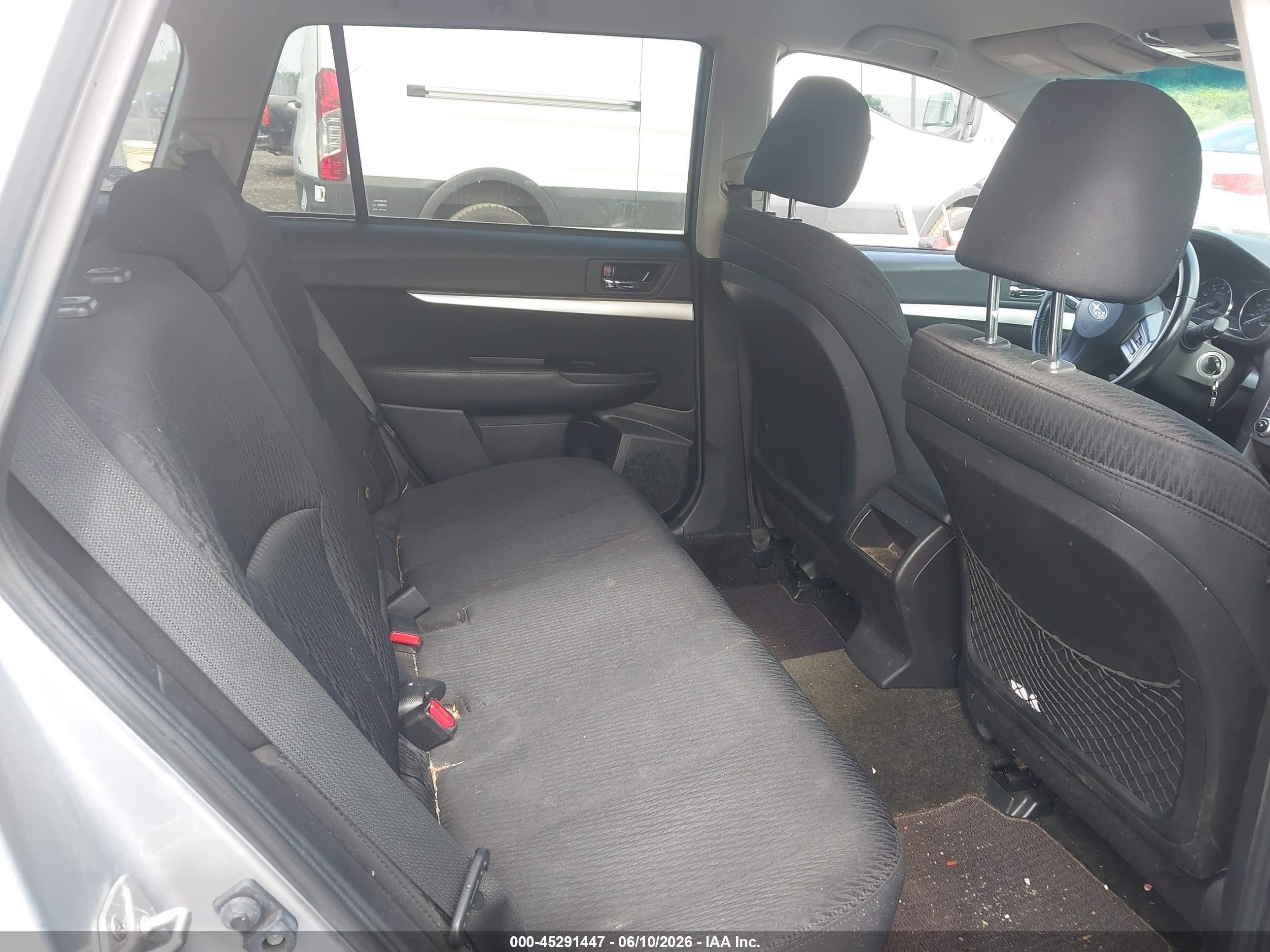 2012 Subaru Outback 2.5i Premium Silver vin: 4S4BRBCC9C3297039