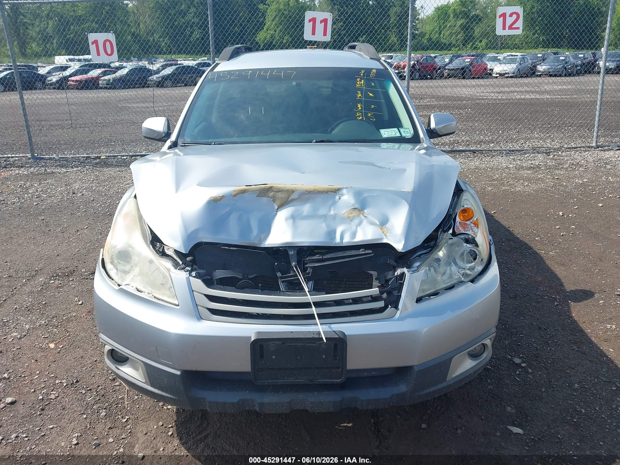 2012 Subaru Outback 2.5i Premium Silver vin: 4S4BRBCC9C3297039