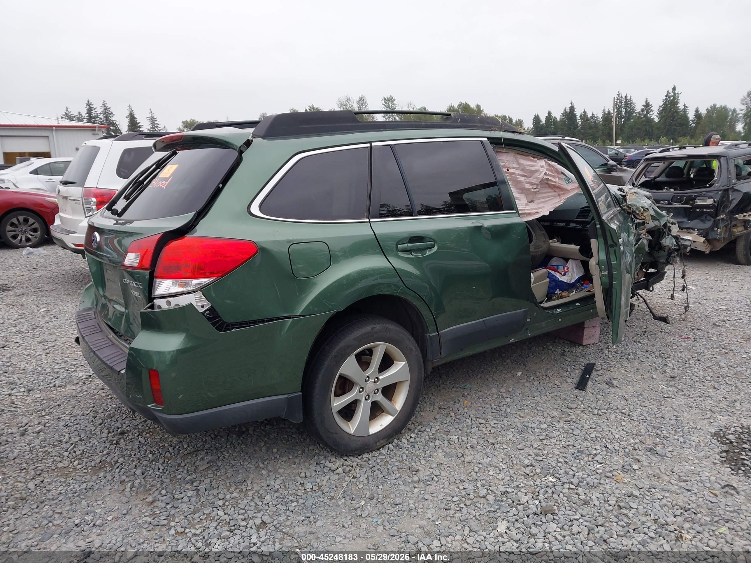 2013 Subaru Outback 2.5i Premium Зеленый vin: 4S4BRBCC9D3280033