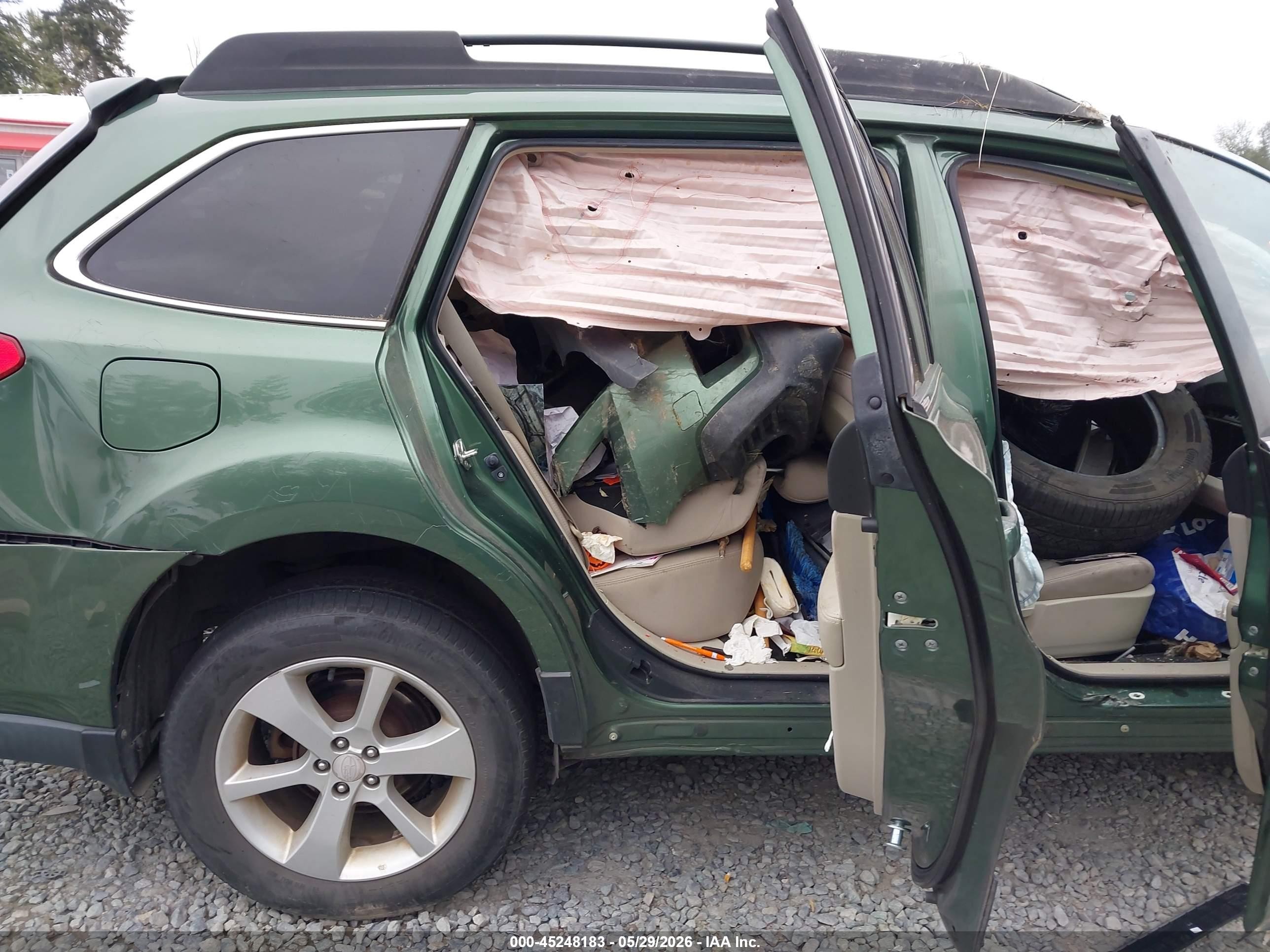2013 Subaru Outback 2.5i Premium Зеленый vin: 4S4BRBCC9D3280033