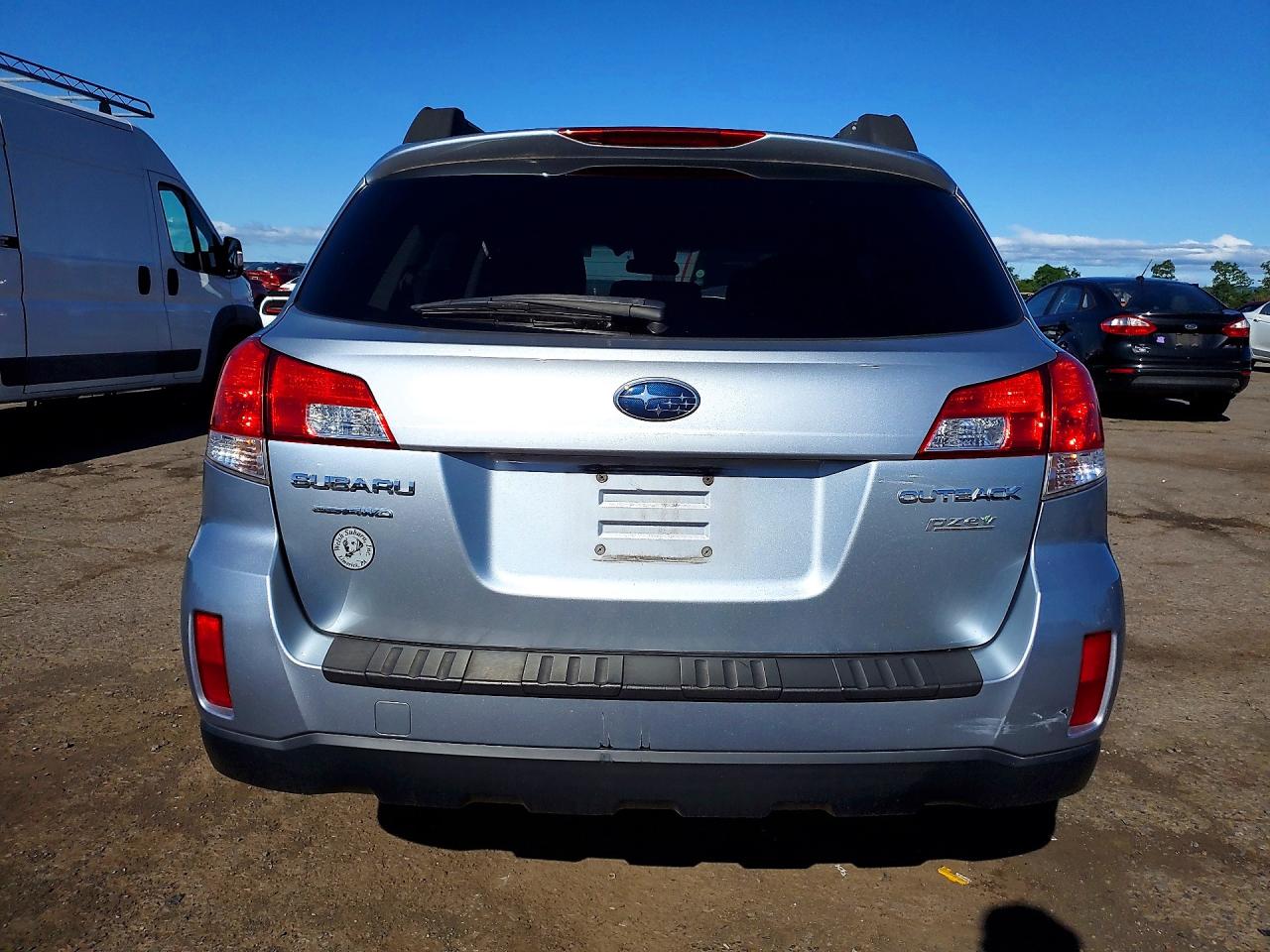 2013 Subaru Outback 2.5i Premium Silver vin: 4S4BRBCC9D3302774