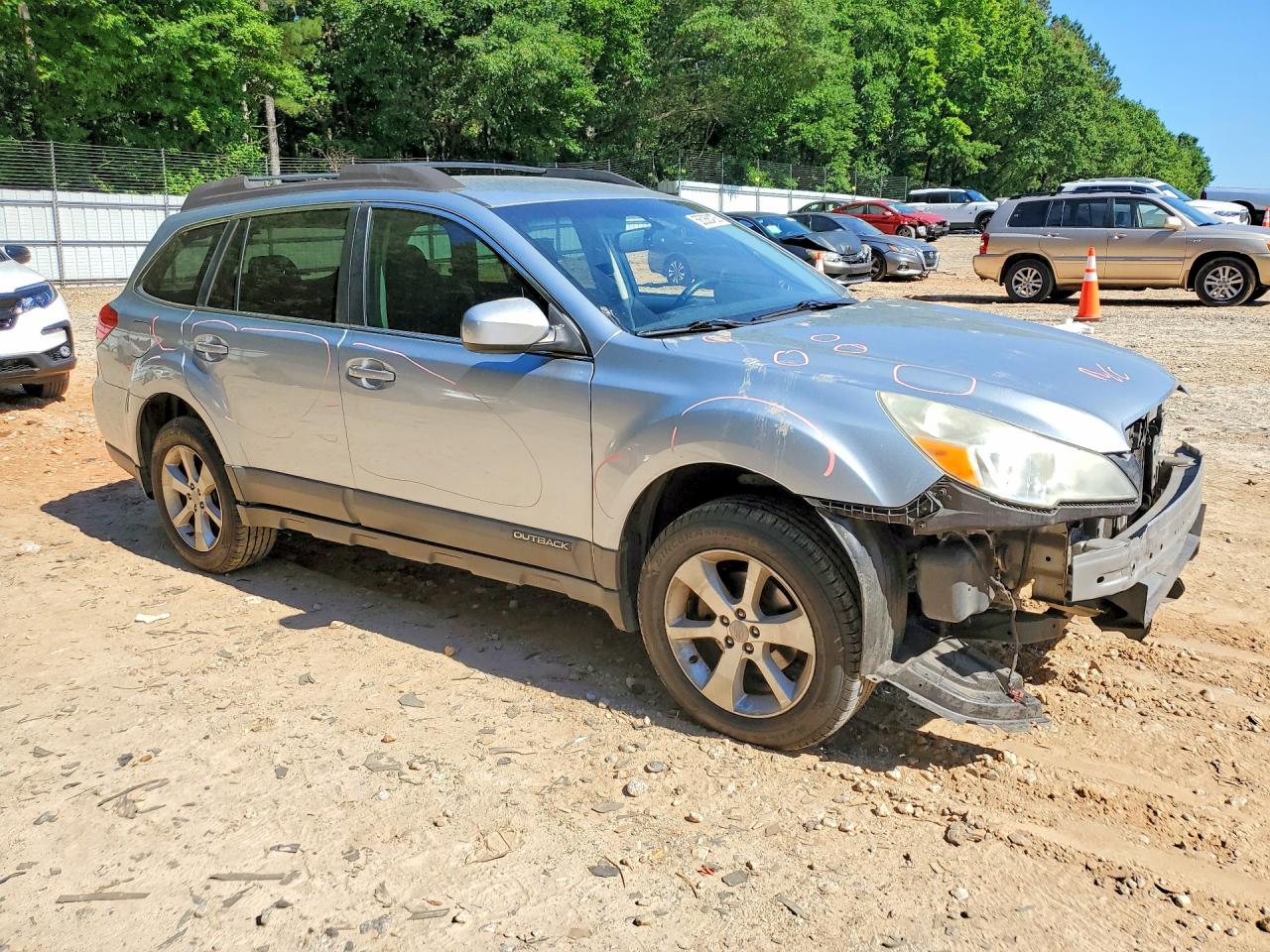 2013 Subaru Outback 2.5i Premium Silver vin: 4S4BRBCC9D3308686