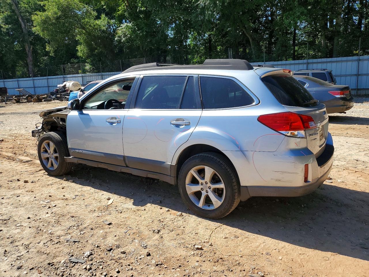2013 Subaru Outback 2.5i Premium Silver vin: 4S4BRBCC9D3308686