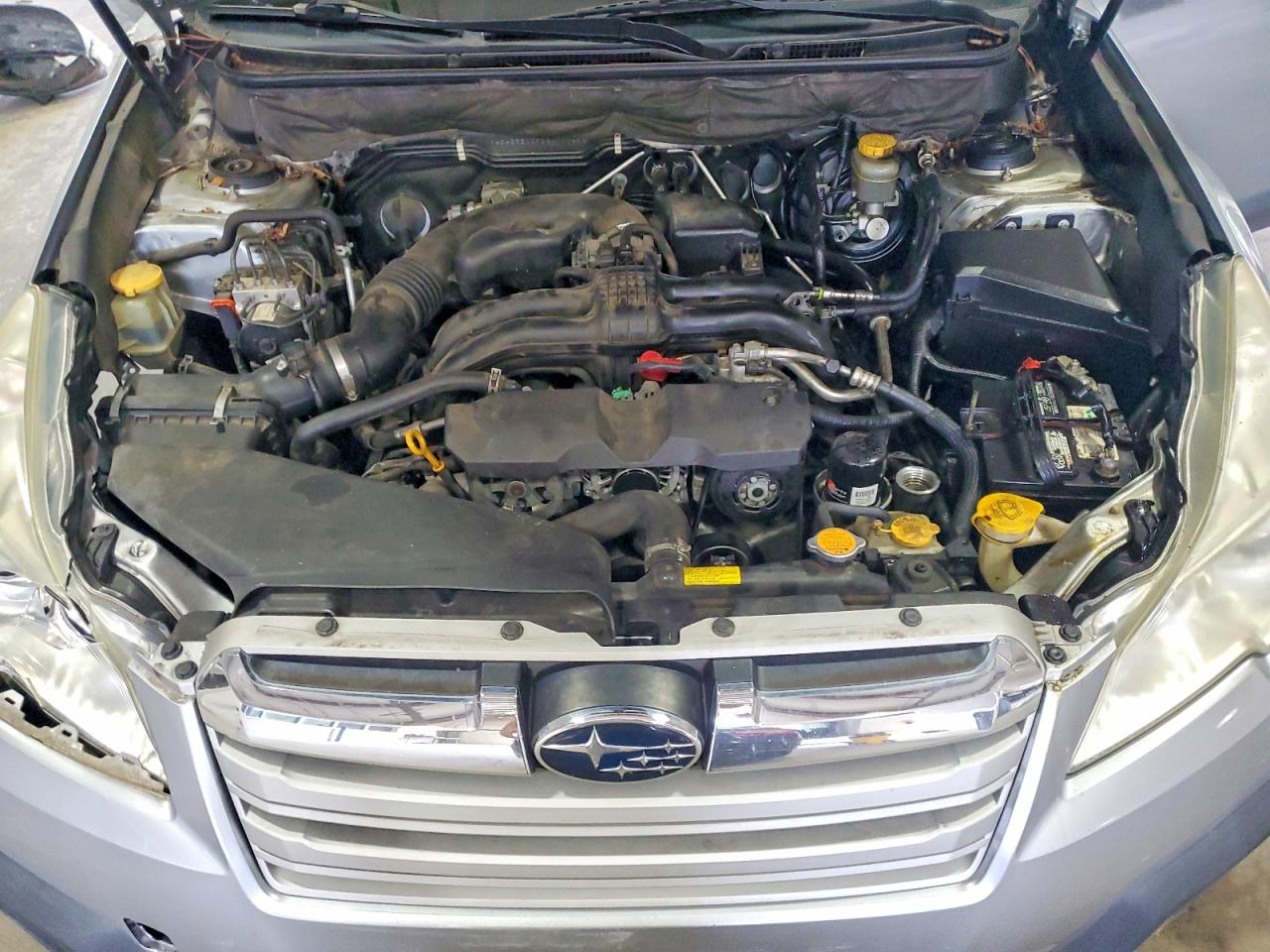 2013 Subaru Outback 2.5i Premium Silver vin: 4S4BRBCC9D3311149