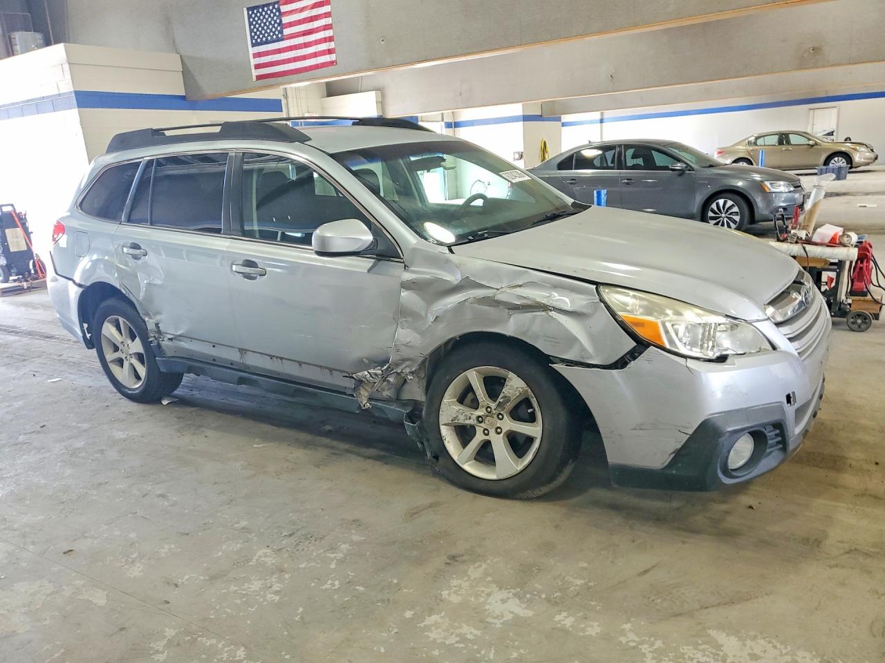 2013 Subaru Outback 2.5i Premium Silver vin: 4S4BRBCC9D3311149