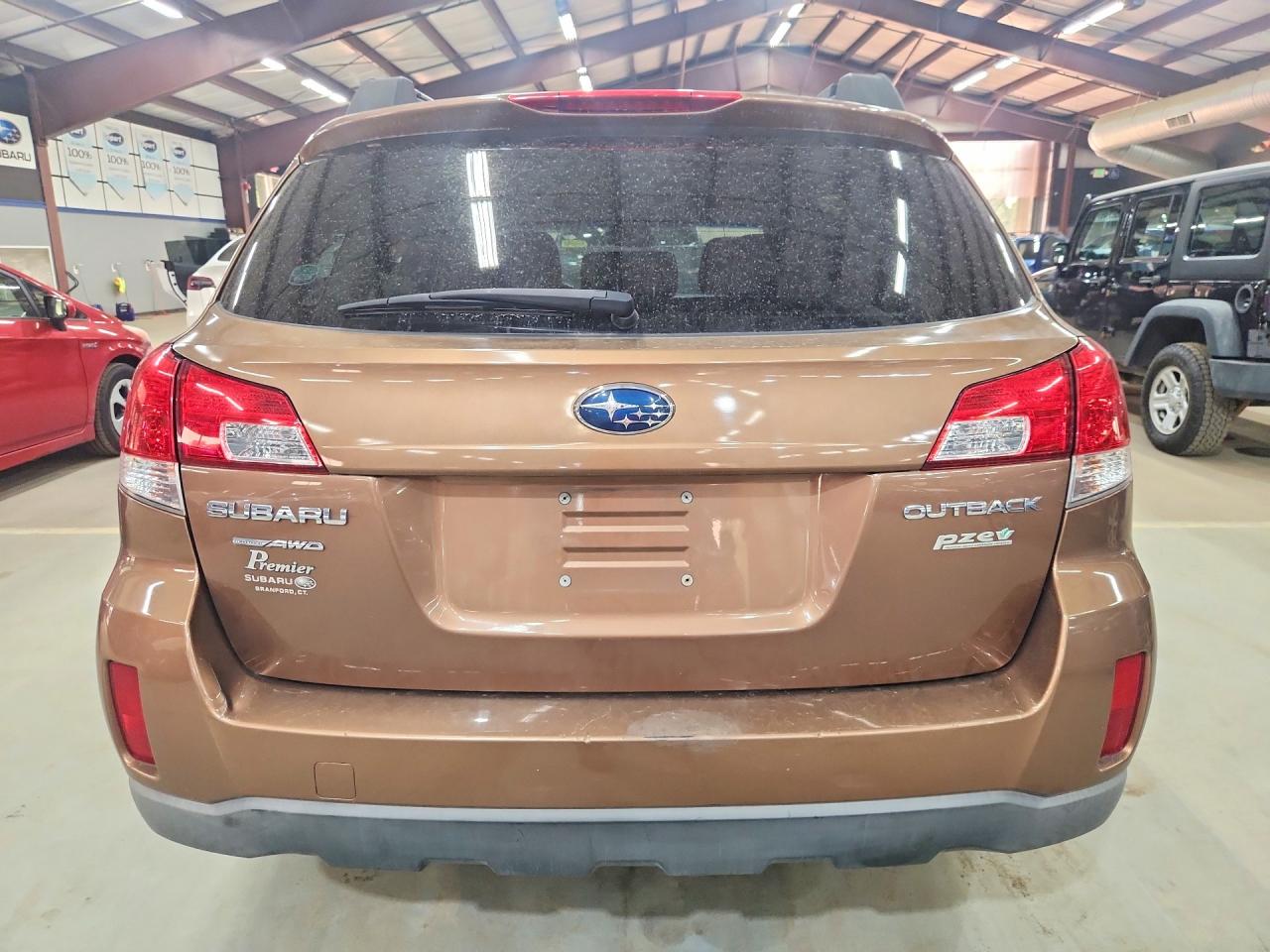 2013 Subaru Outback 2.5i Premium Brown vin: 4S4BRBCC9D3312589