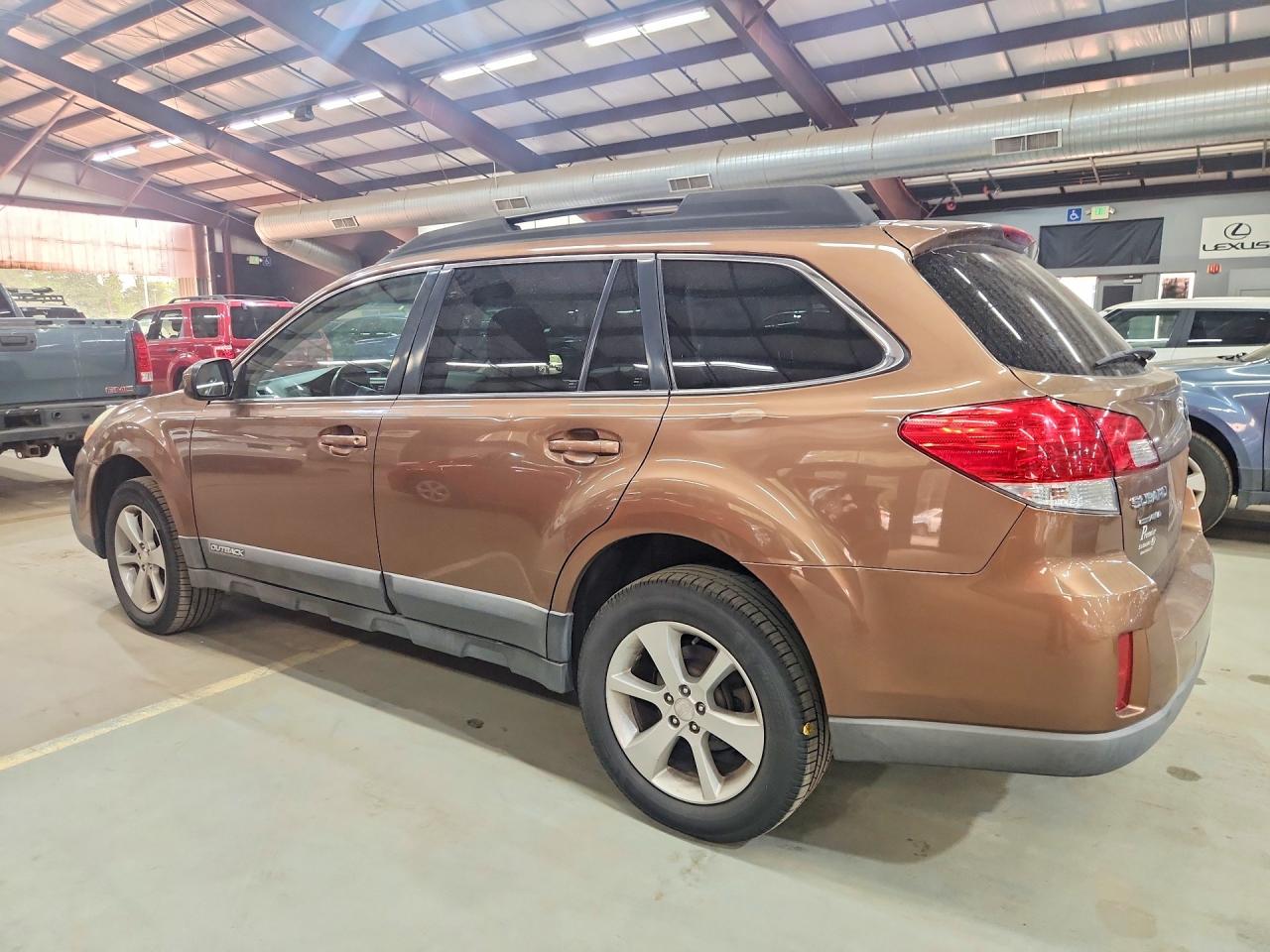 2013 Subaru Outback 2.5i Premium Brown vin: 4S4BRBCC9D3312589