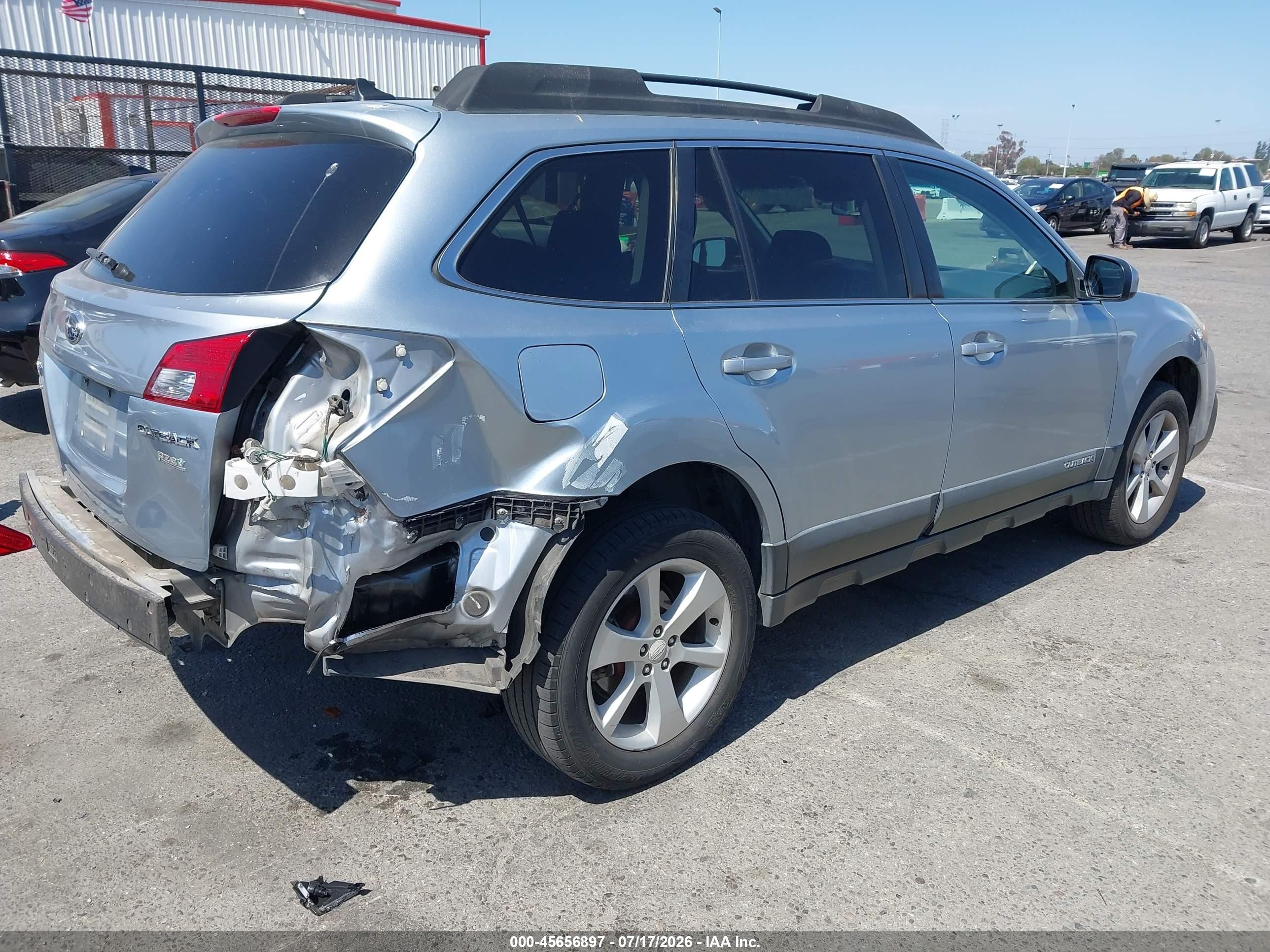 2014 Subaru Outback 2.5i Premium Silver vin: 4S4BRBCC9E3201431
