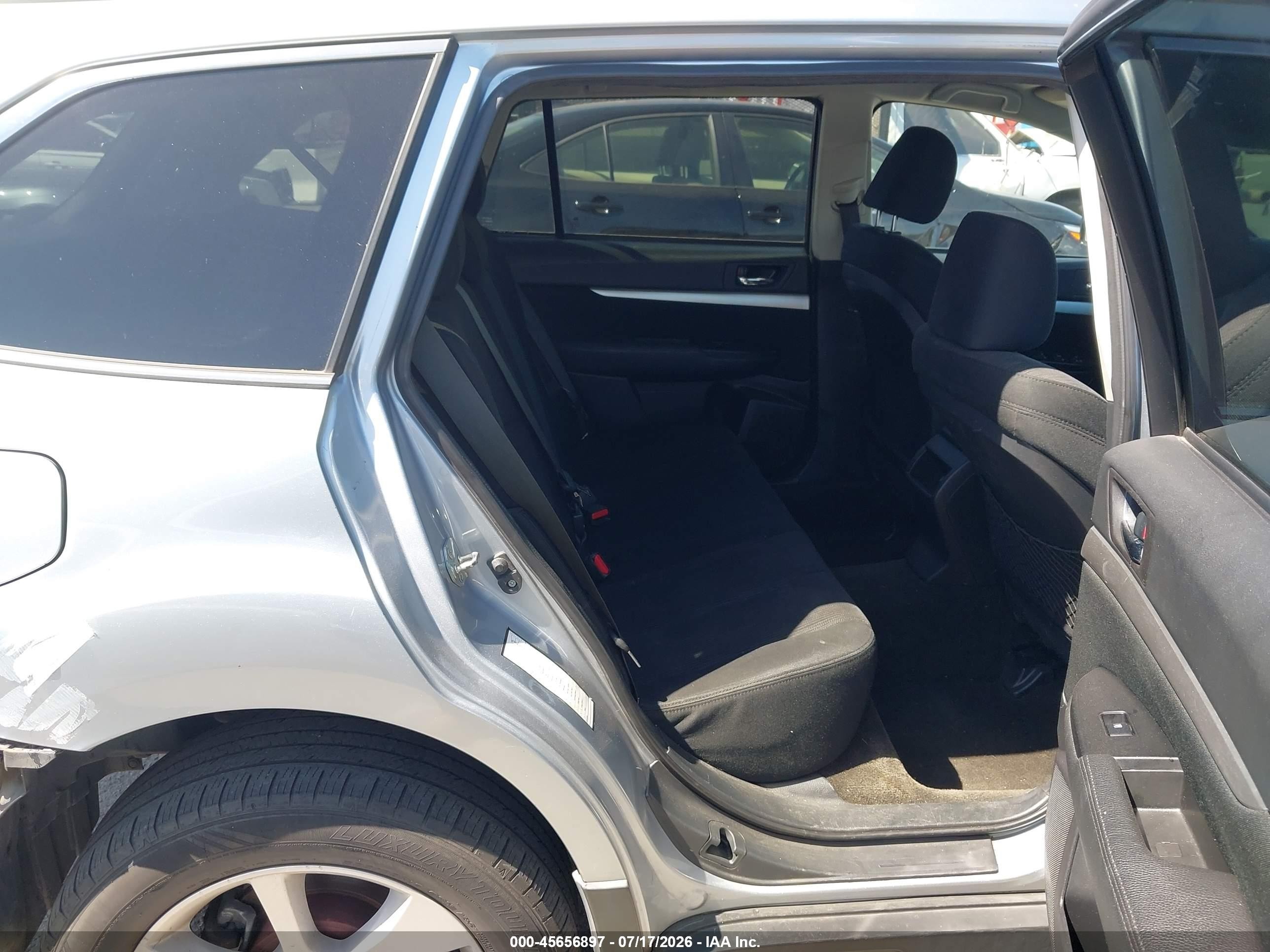 2014 Subaru Outback 2.5i Premium Silver vin: 4S4BRBCC9E3201431