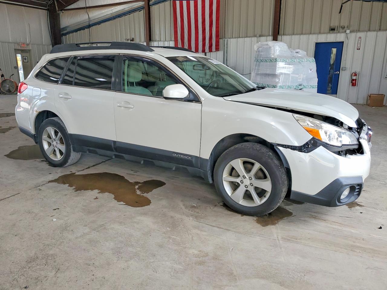 2014 Subaru Outback 2.5i Premium White vin: 4S4BRBCC9E3213045