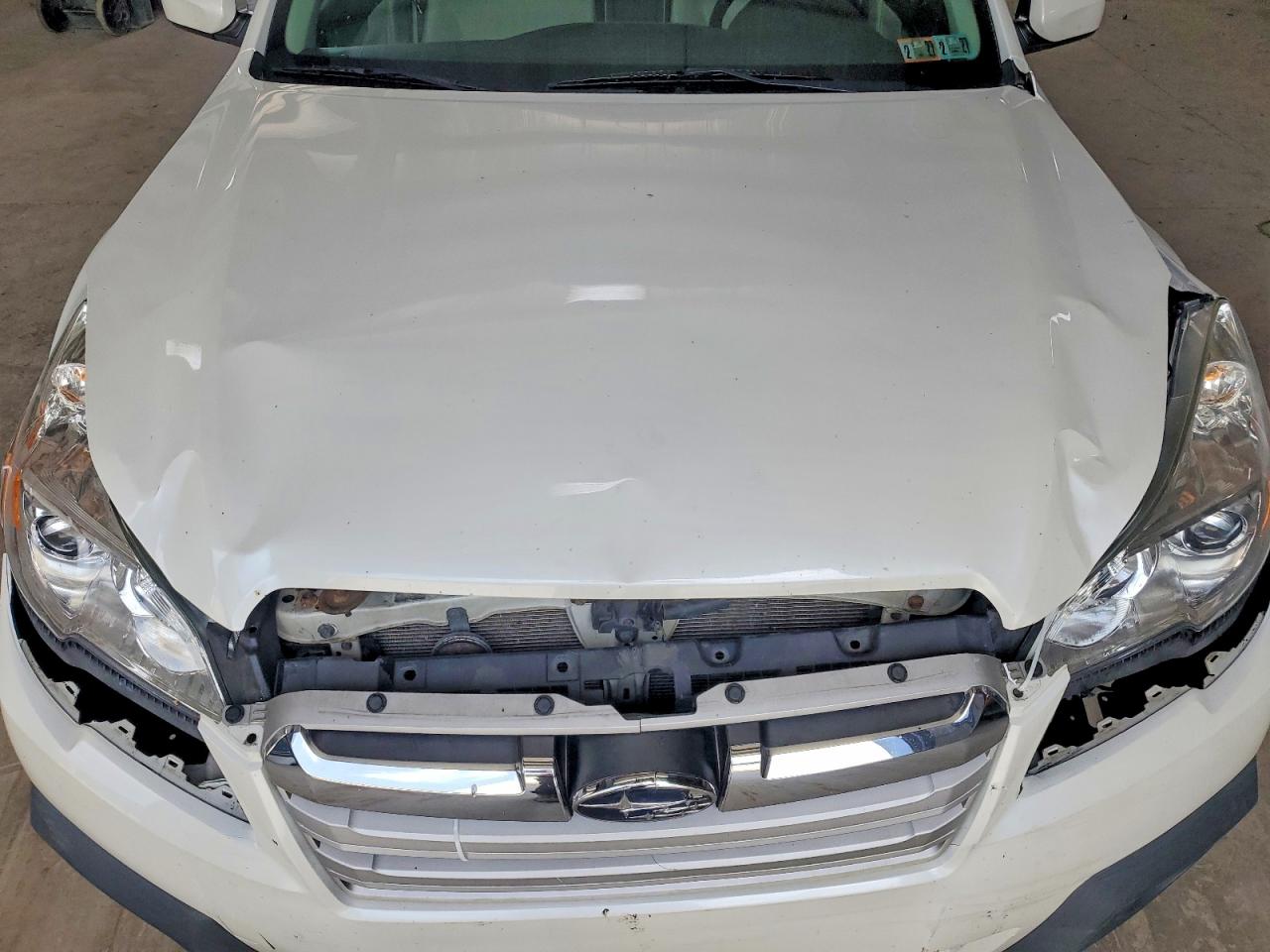 2014 Subaru Outback 2.5i Premium White vin: 4S4BRBCC9E3213045