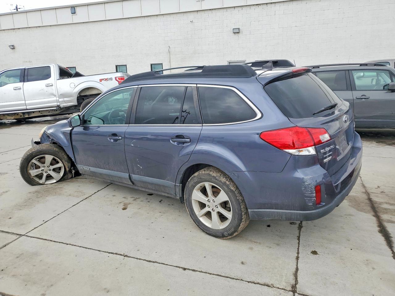 2014 Subaru Outback 2.5i Premium Серый vin: 4S4BRBCC9E3272581