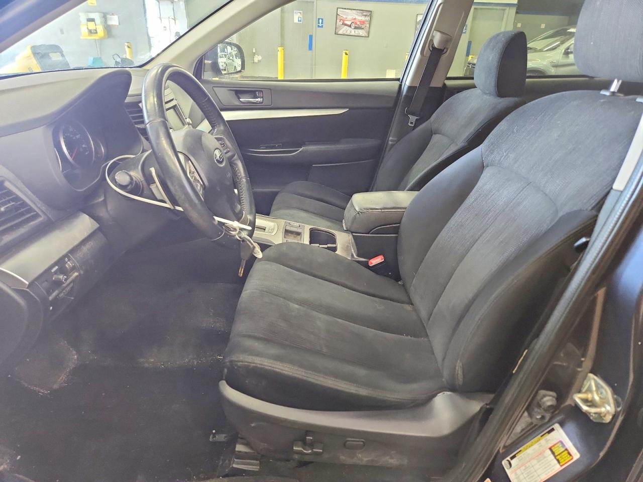 2014 Subaru Outback 2.5i Premium Серый vin: 4S4BRBCC9E3302131
