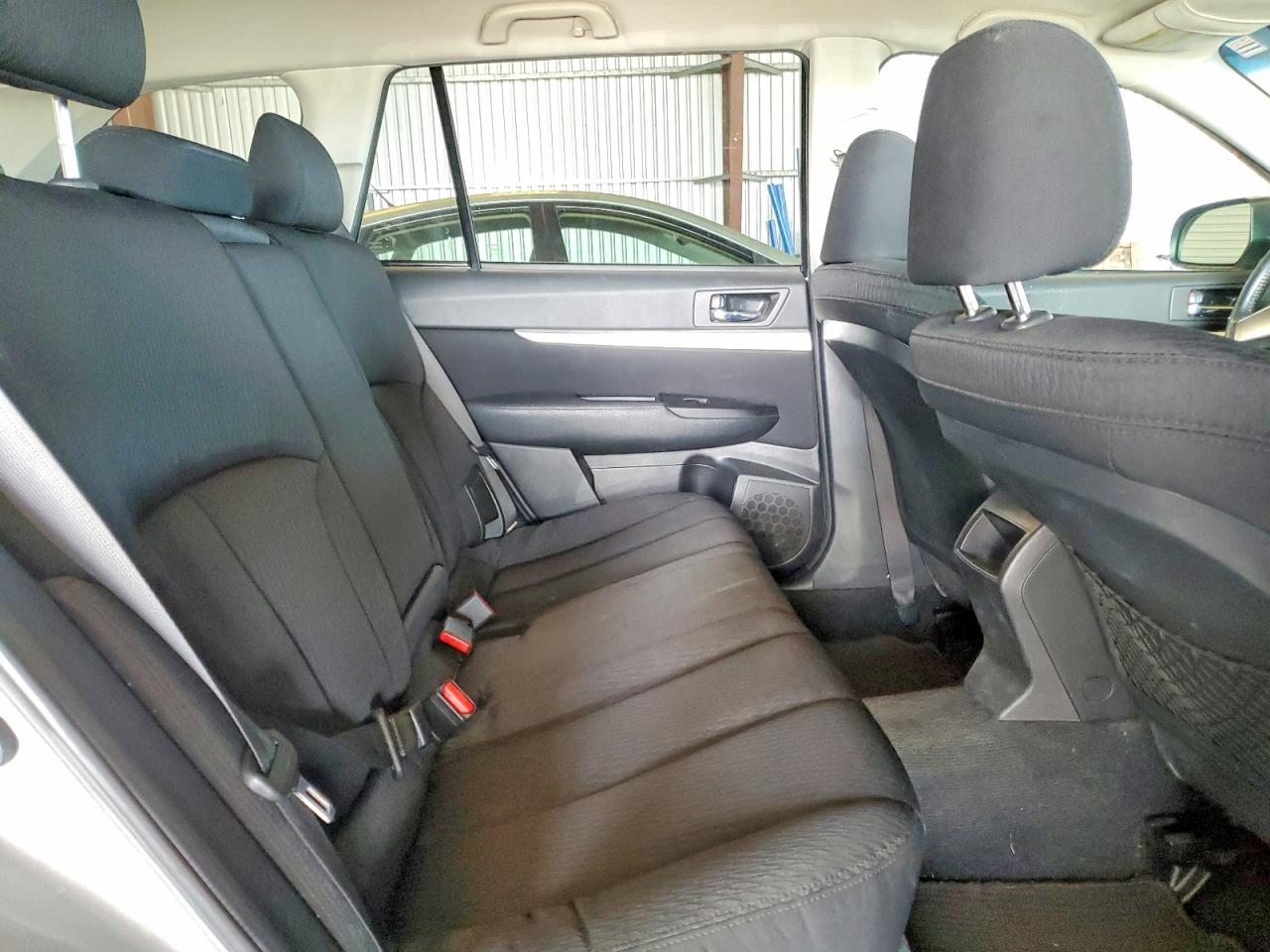 2011 Subaru Outback 2.5i Premium Серебряный vin: 4S4BRBCCXB3343167
