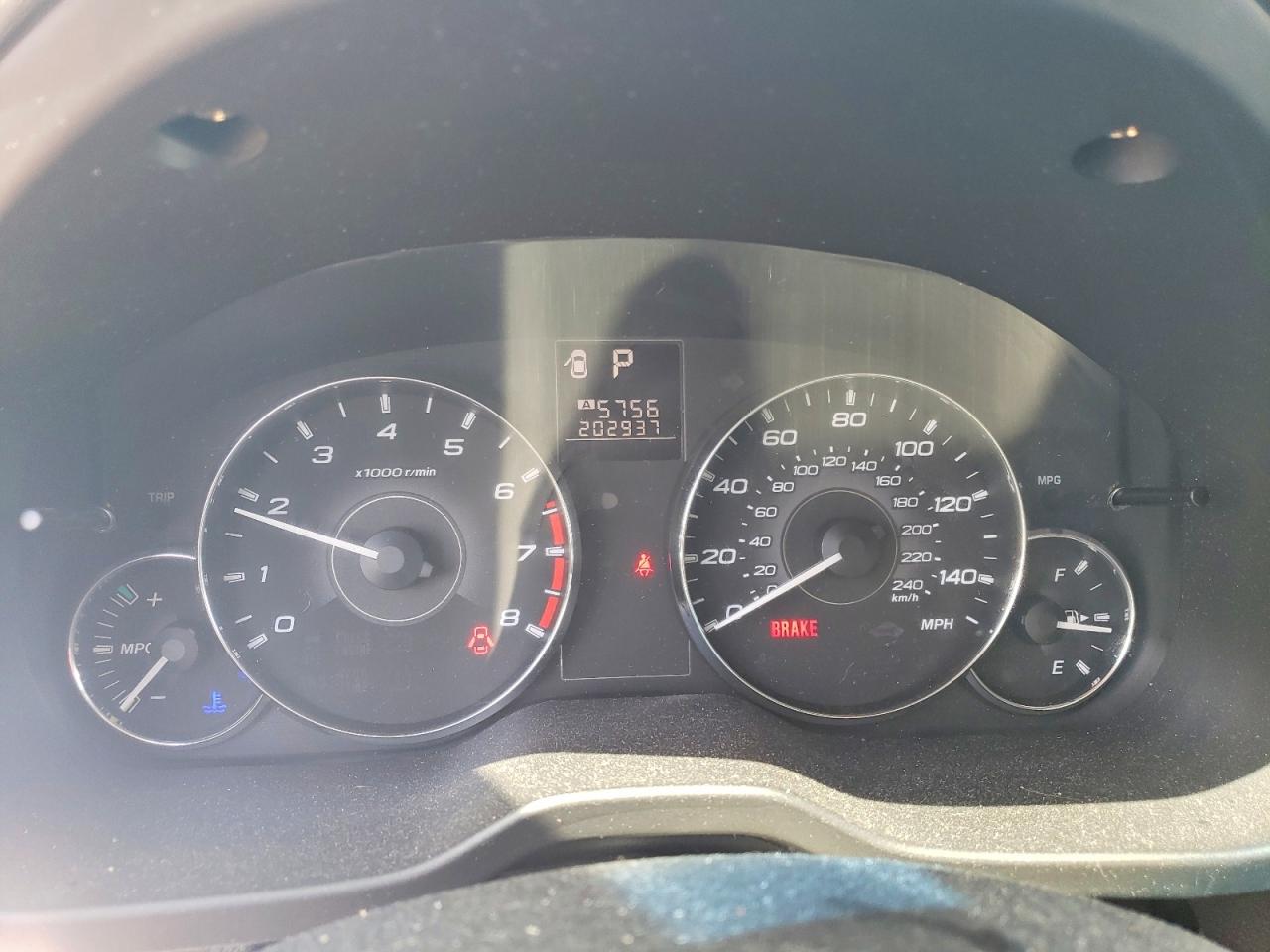 2011 Subaru Outback 2.5i Premium Silver vin: 4S4BRBCCXB3372233