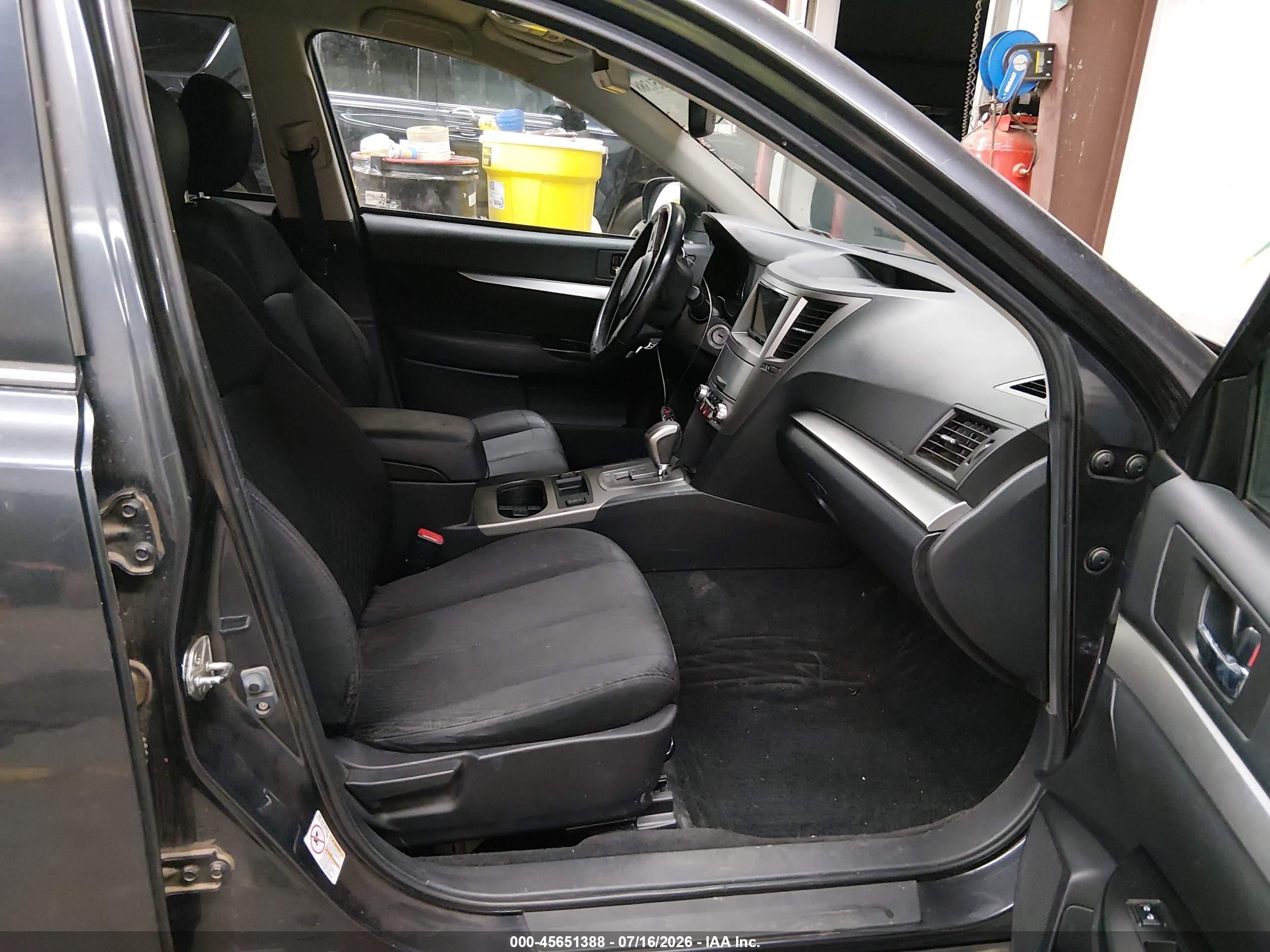 2011 Subaru Outback 2.5i Premium Gray vin: 4S4BRBCCXB3399626