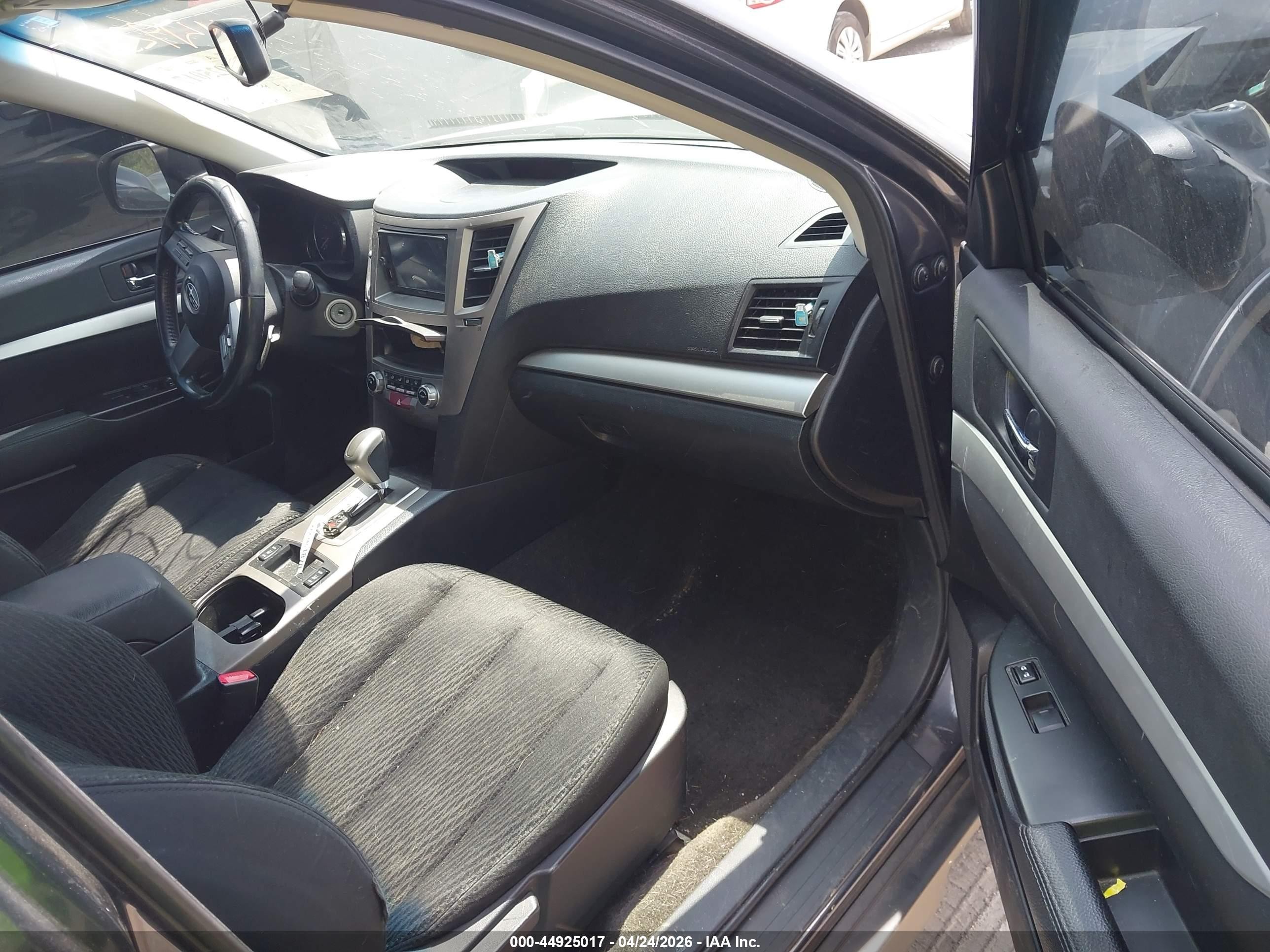 2011 Subaru Outback 2.5i Premium Gray vin: 4S4BRBCCXB3433774