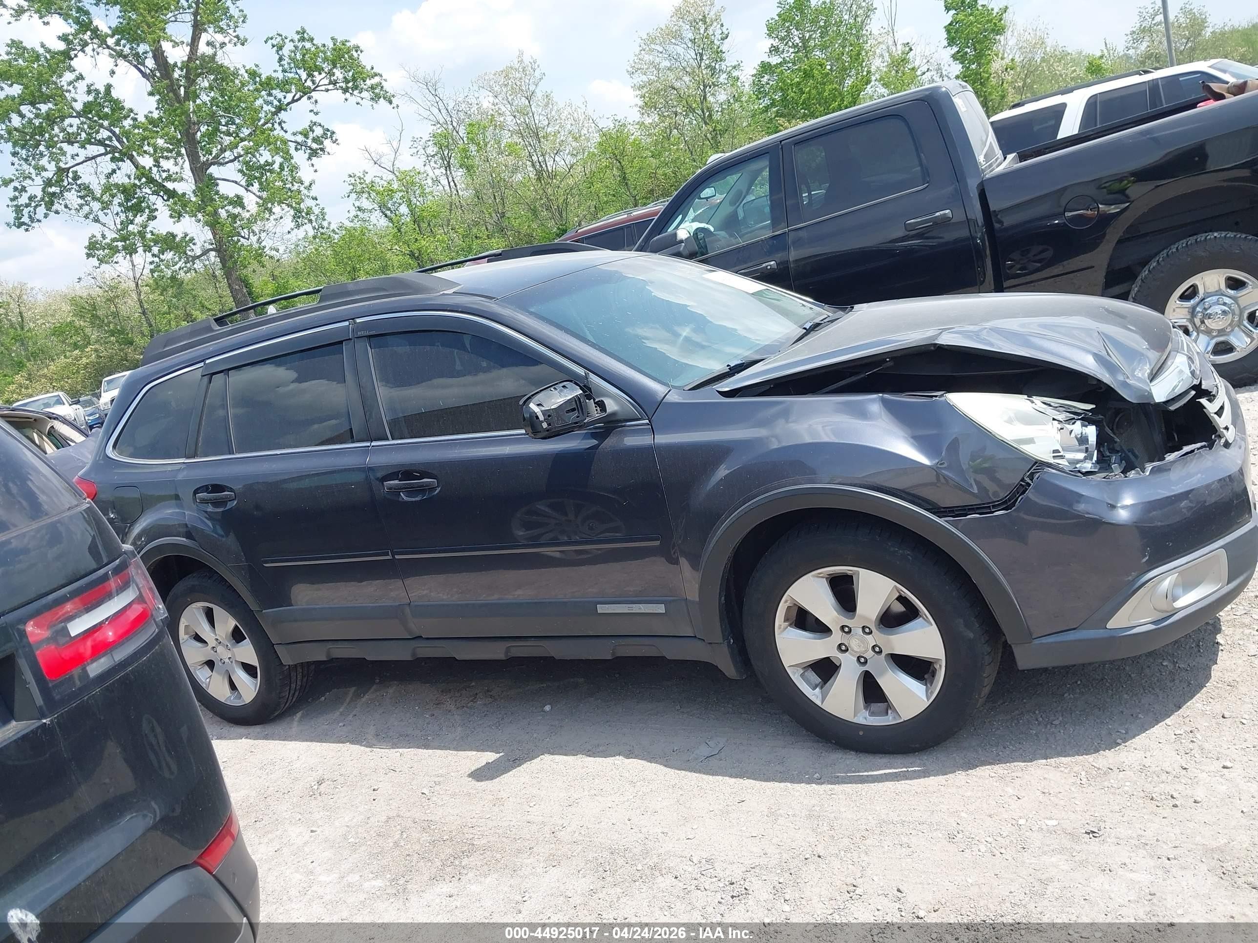 2011 Subaru Outback 2.5i Premium Gray vin: 4S4BRBCCXB3433774