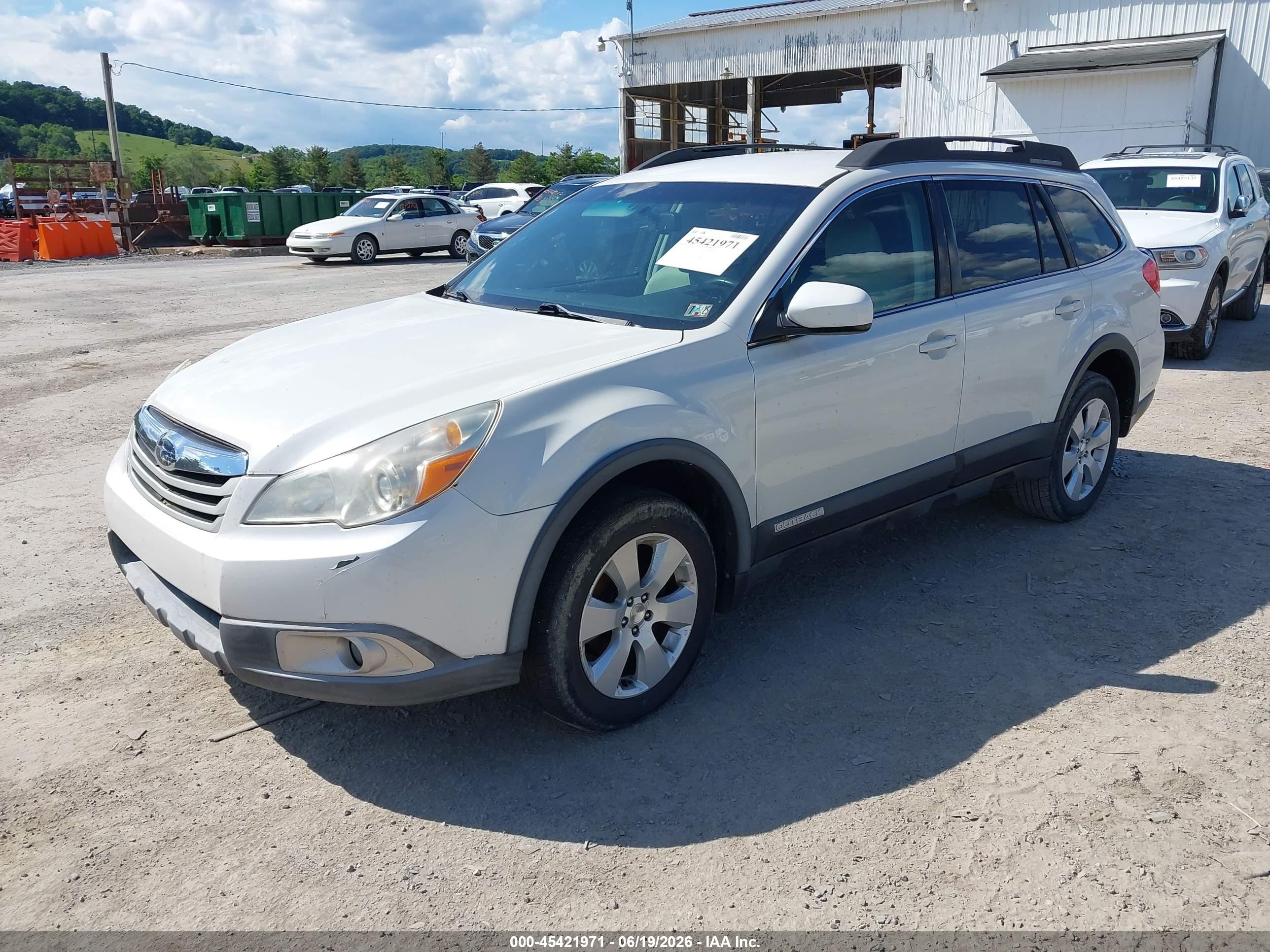 2012 Subaru Outback 2.5i Premium White vin: 4S4BRBCCXC3213696