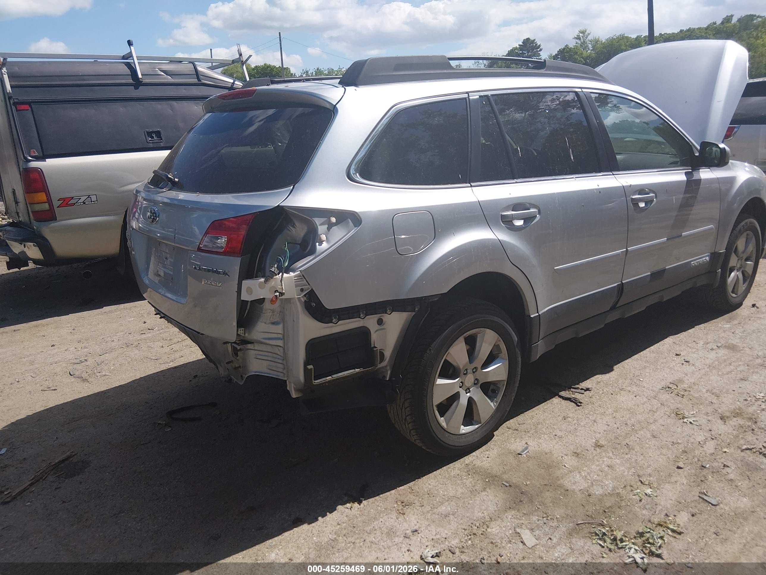 2012 Subaru Outback 2.5i Premium Silver vin: 4S4BRBCCXC3234662