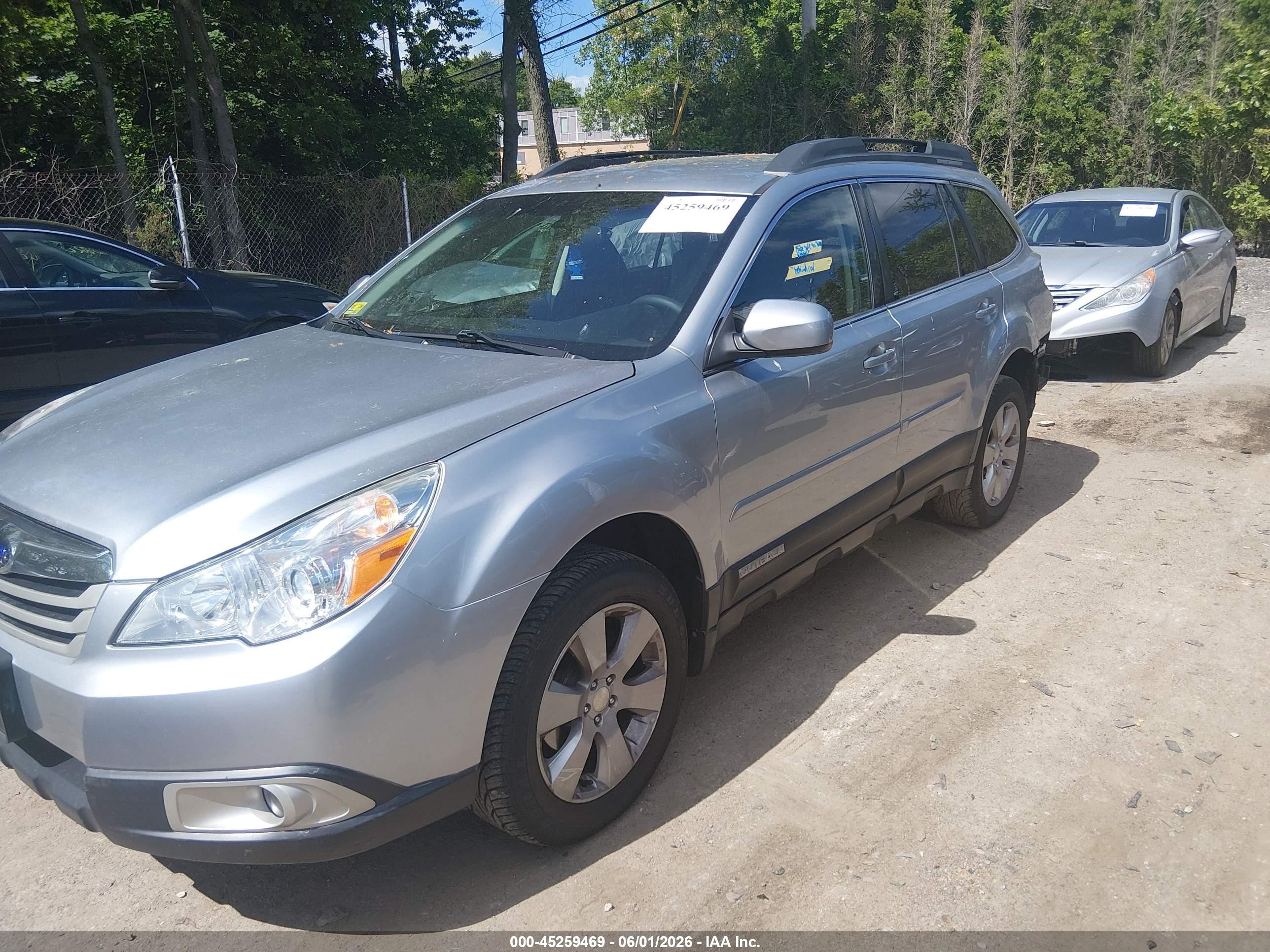 2012 Subaru Outback 2.5i Premium Silver vin: 4S4BRBCCXC3234662