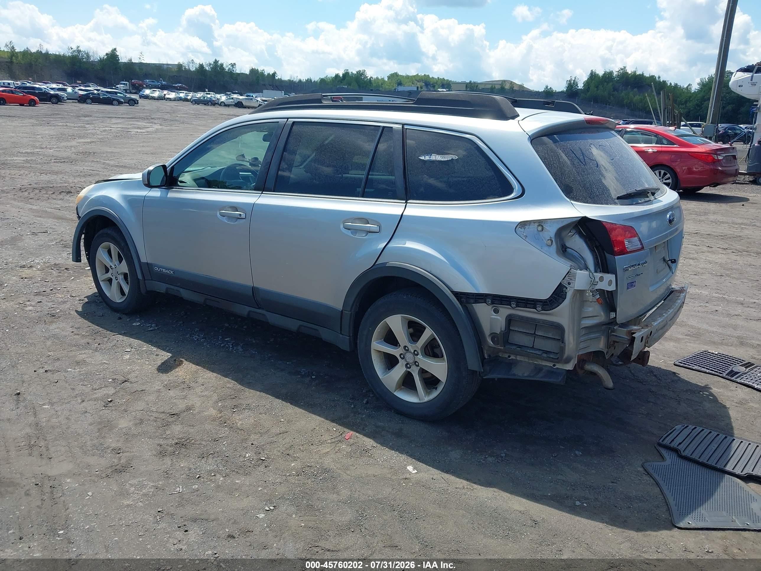 2013 Subaru Outback 2.5i Premium Silver vin: 4S4BRBCCXD3249132