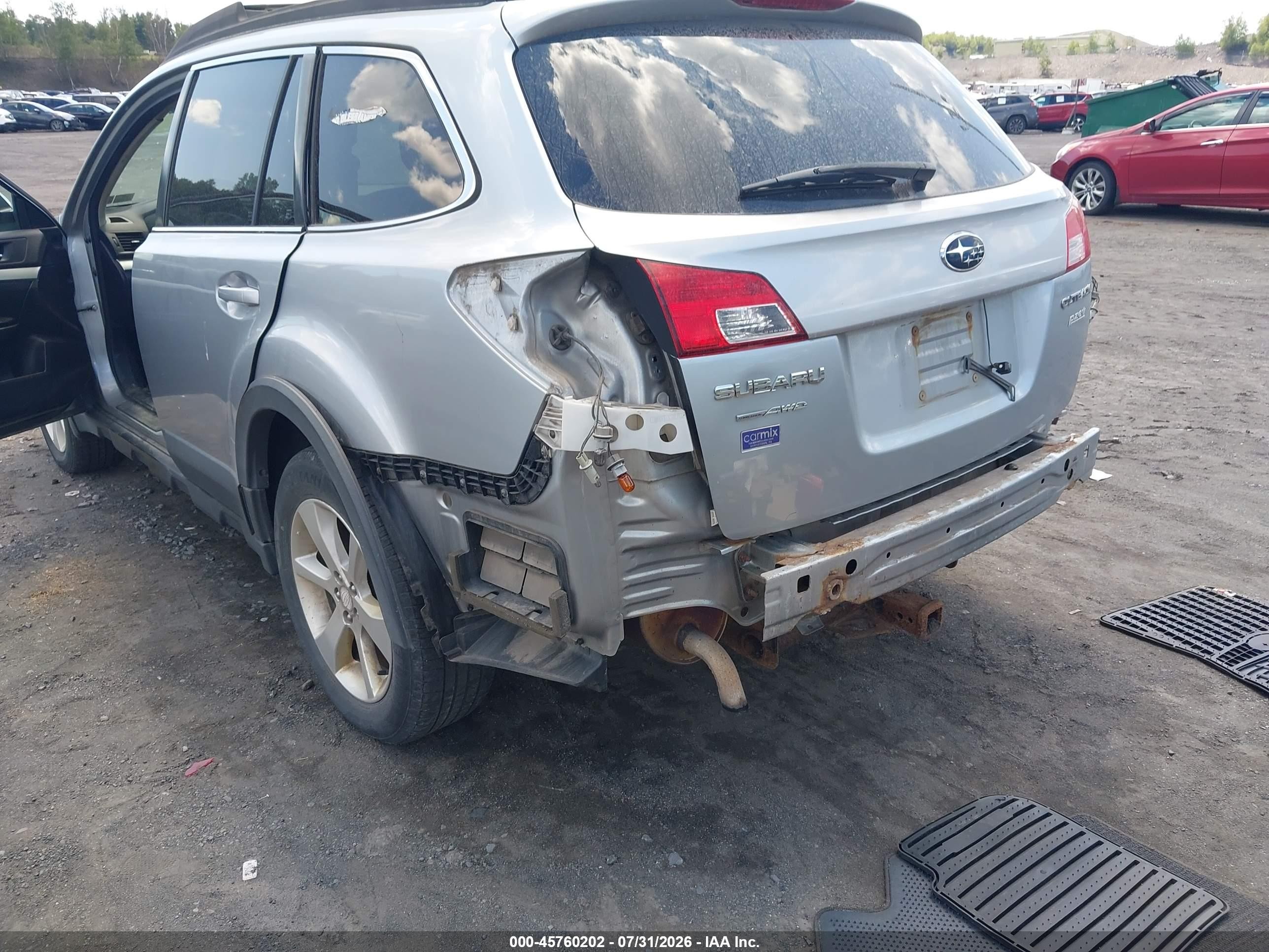 2013 Subaru Outback 2.5i Premium Silver vin: 4S4BRBCCXD3249132