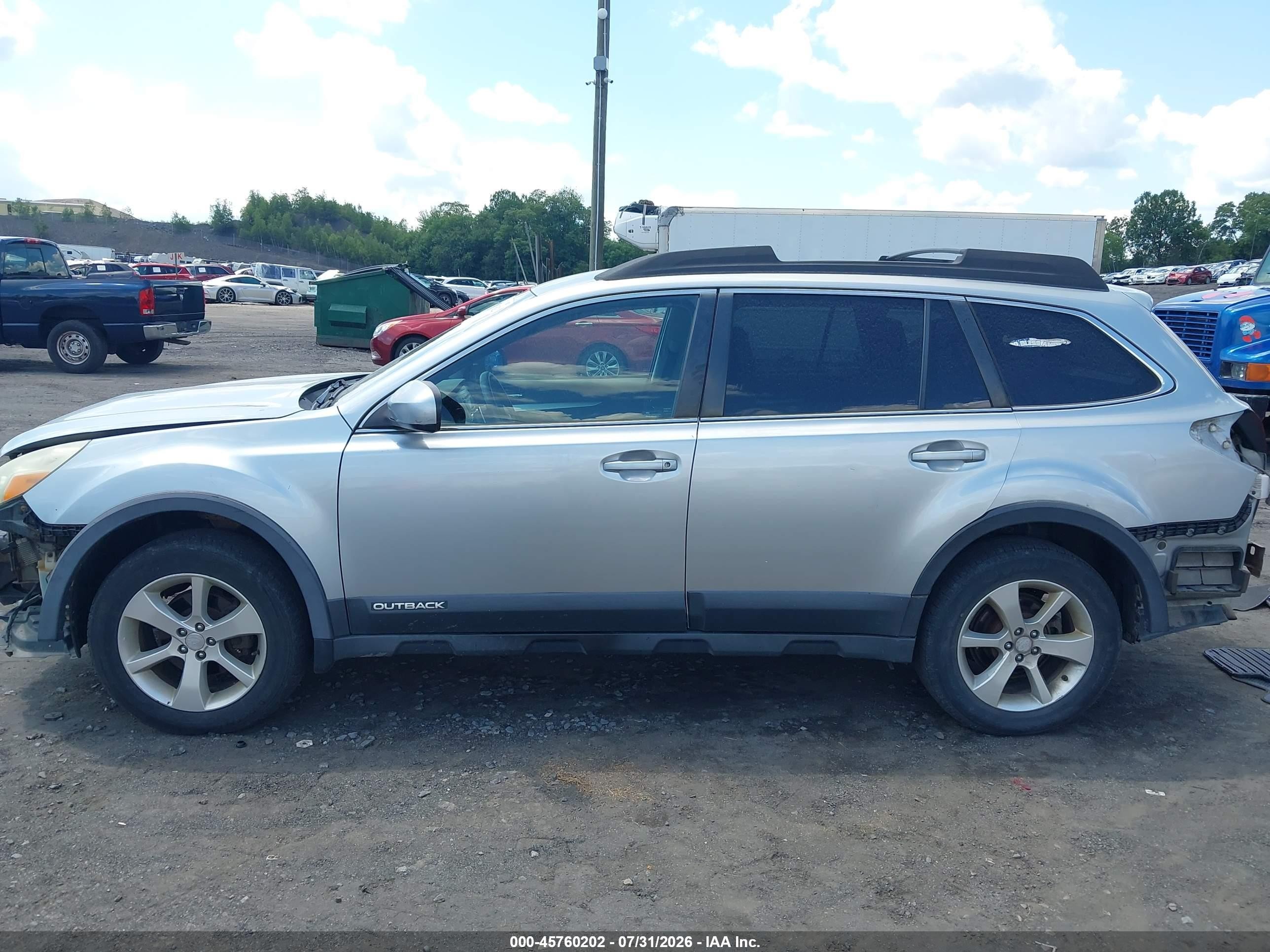 2013 Subaru Outback 2.5i Premium Silver vin: 4S4BRBCCXD3249132