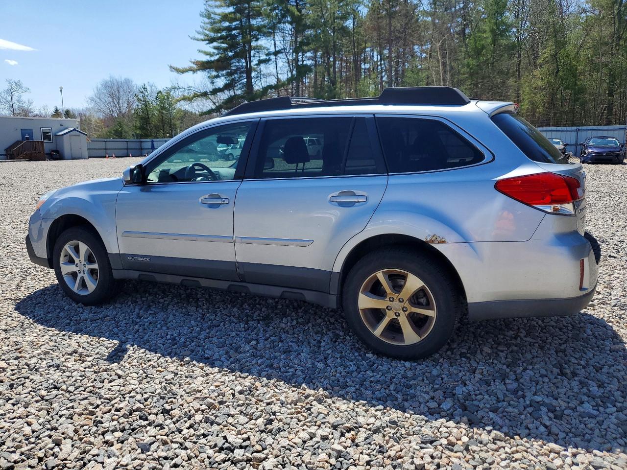 2013 Subaru Outback Silver vin: 4S4BRBCCXD3255254